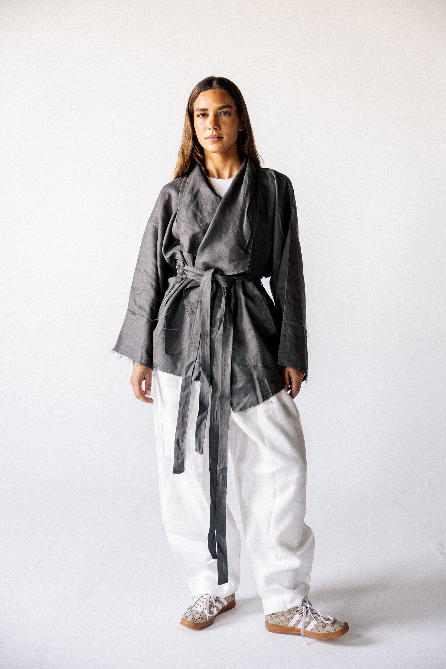 Collar kimono in dark grey