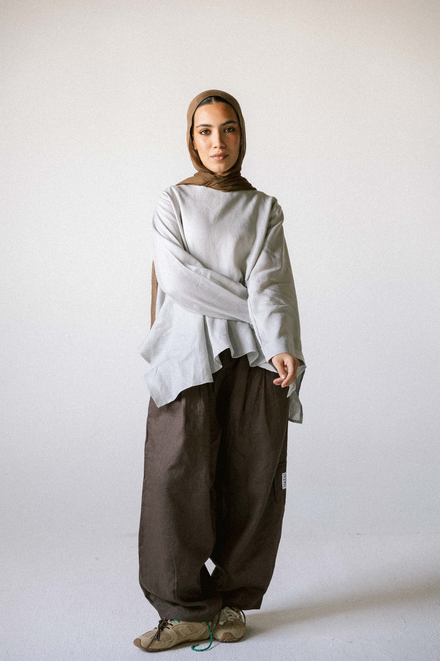 Ruffeled linen top in silver