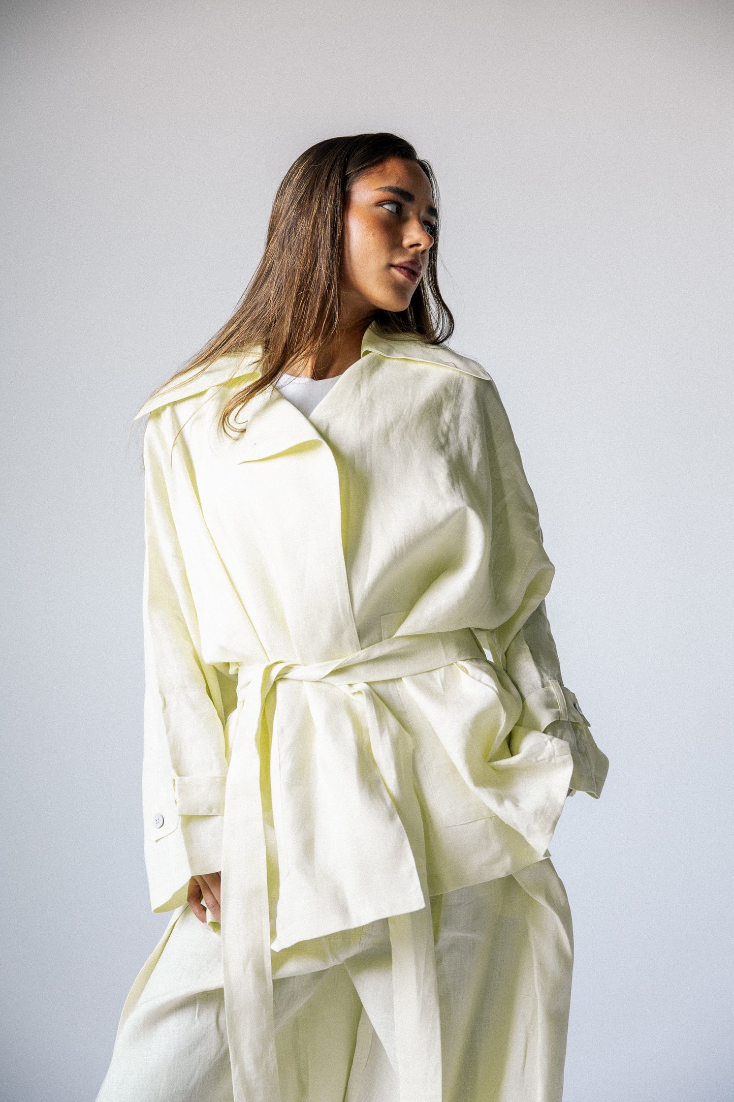 Double side set in butter yellow