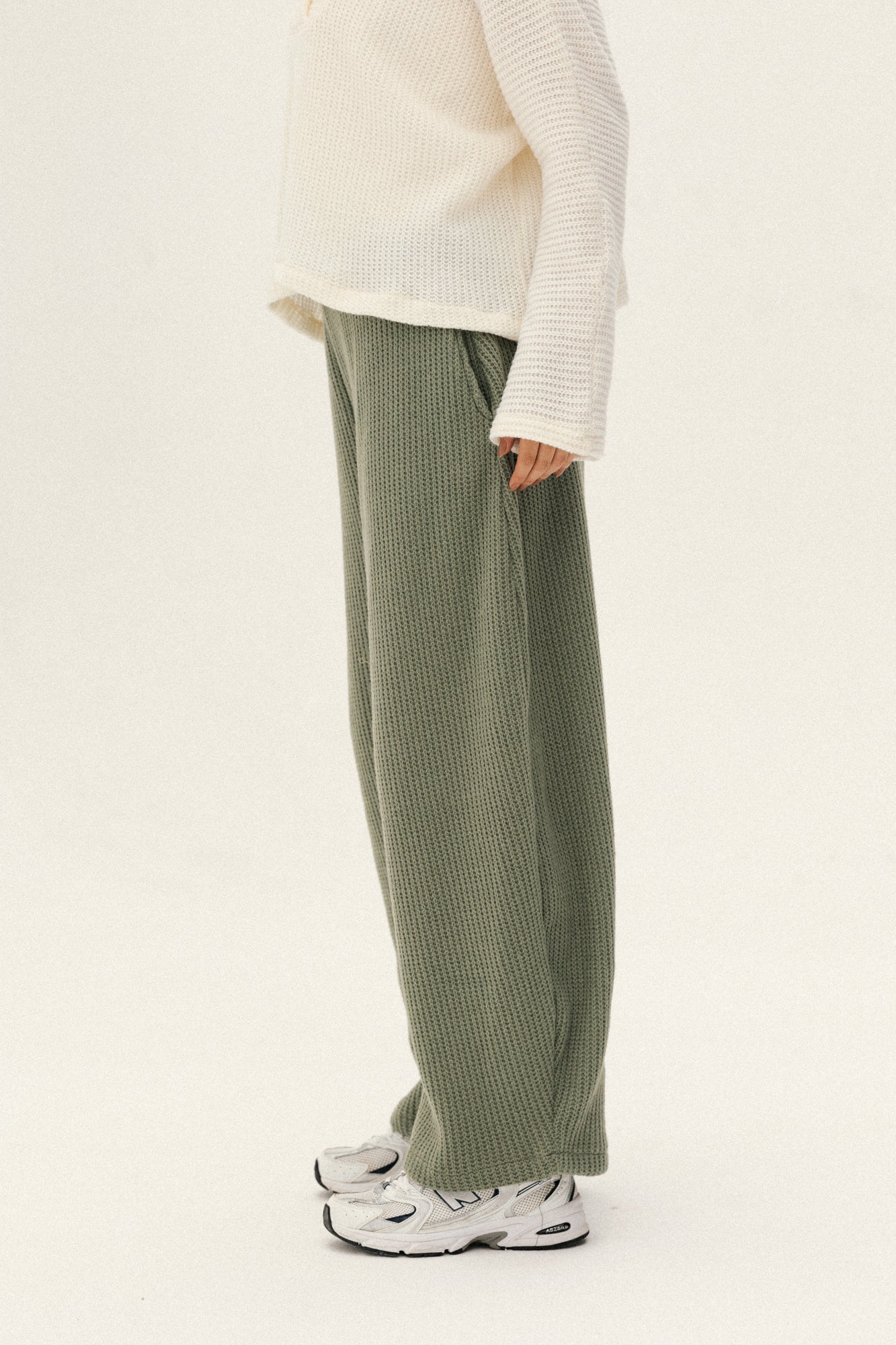 Balloon Knitted Pant In Mint