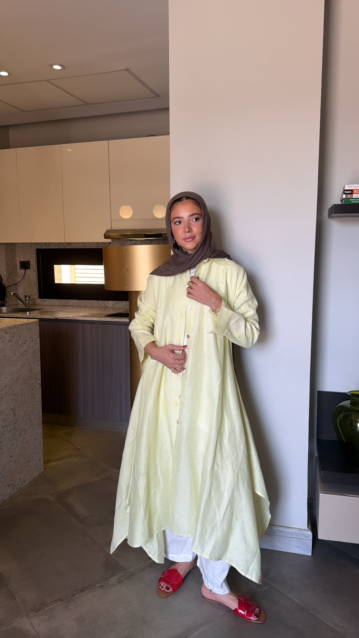 Long shirt in butter yellow