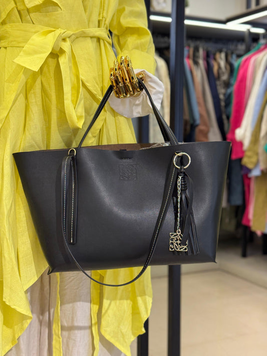 Signature Tote Bag In Black