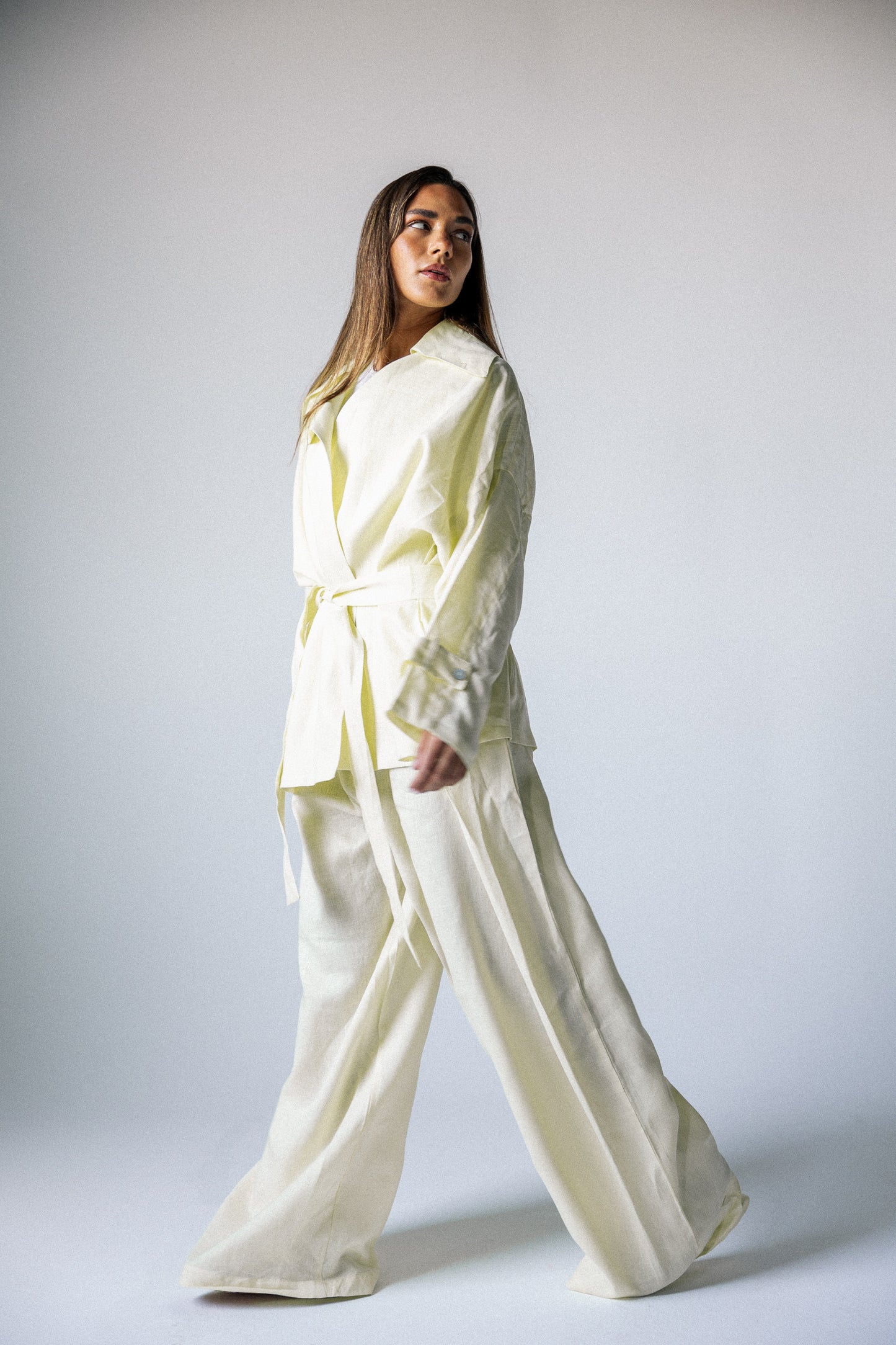 Double side set in butter yellow