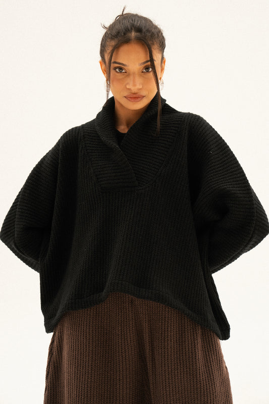 Collar pullover in black