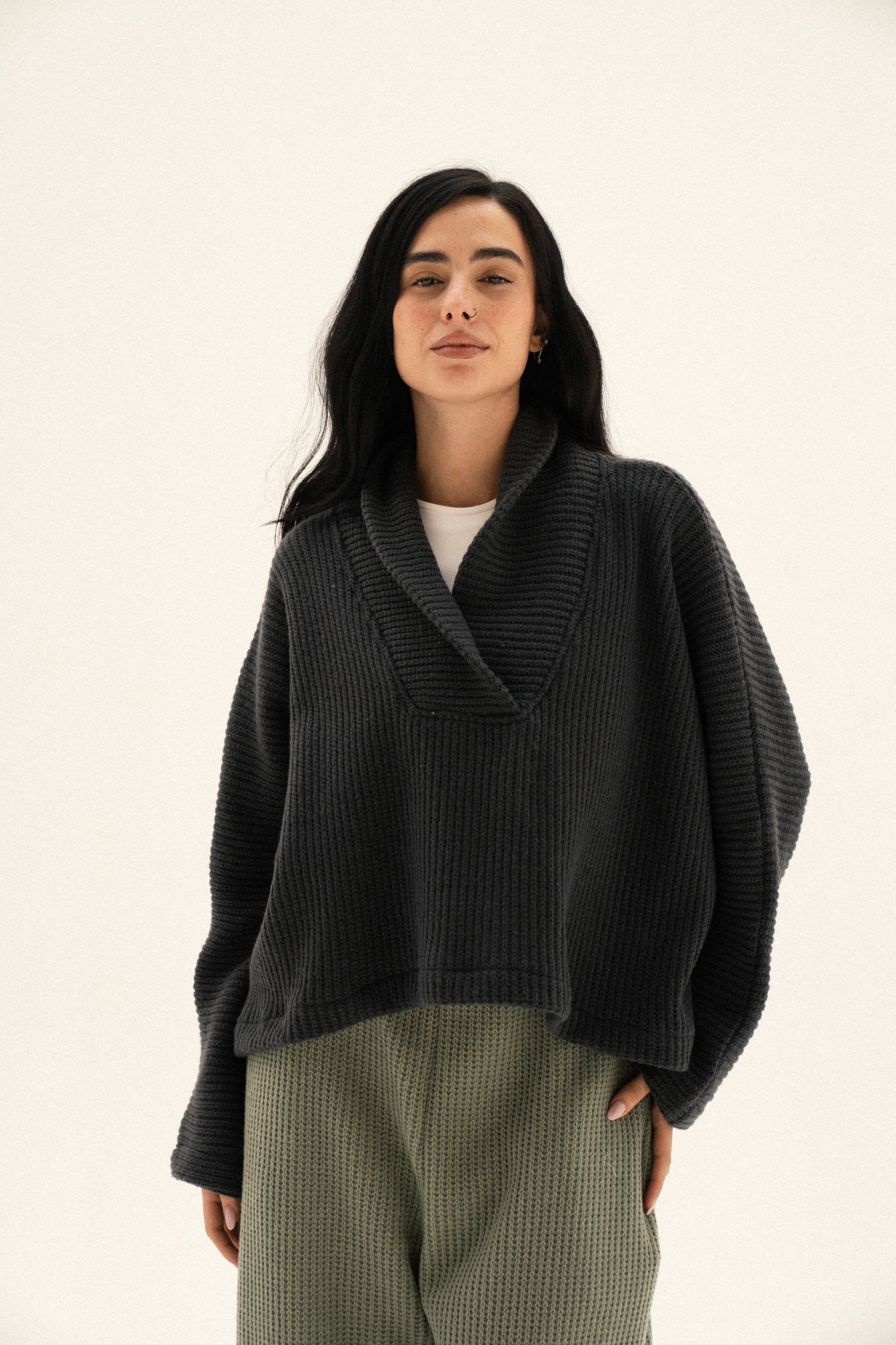 collar pullover in dark grey