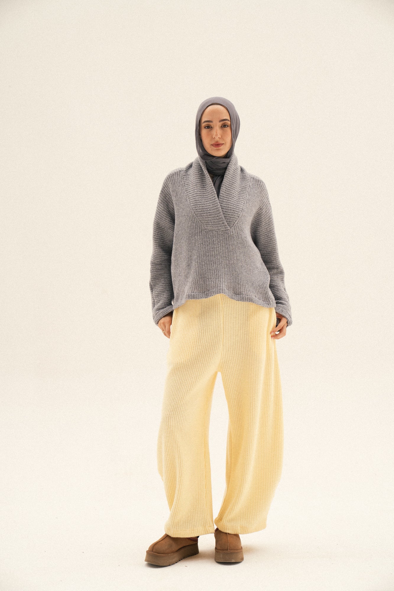 collar pullover in grey