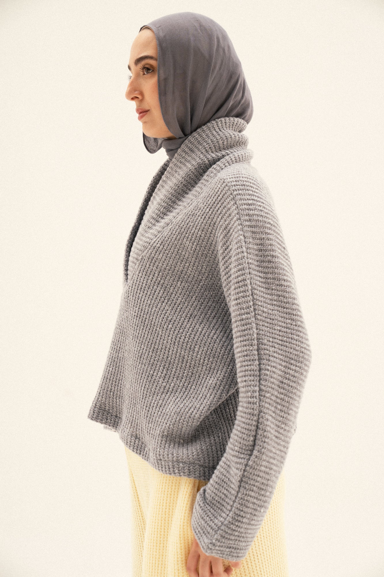 collar pullover in grey
