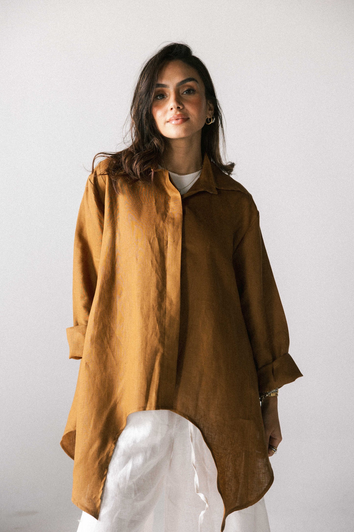 Round shirt in burnt camel
