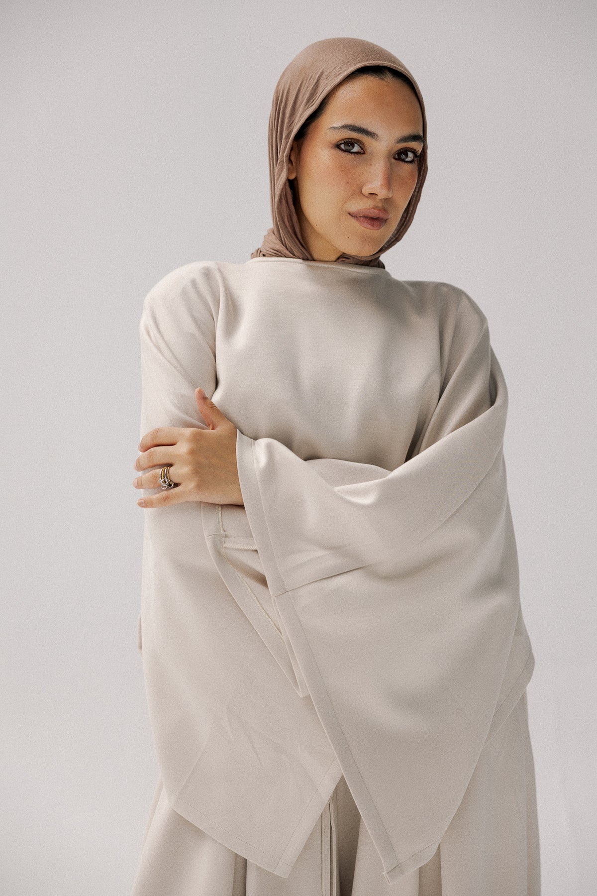 Ruffeled cotton set in creamy