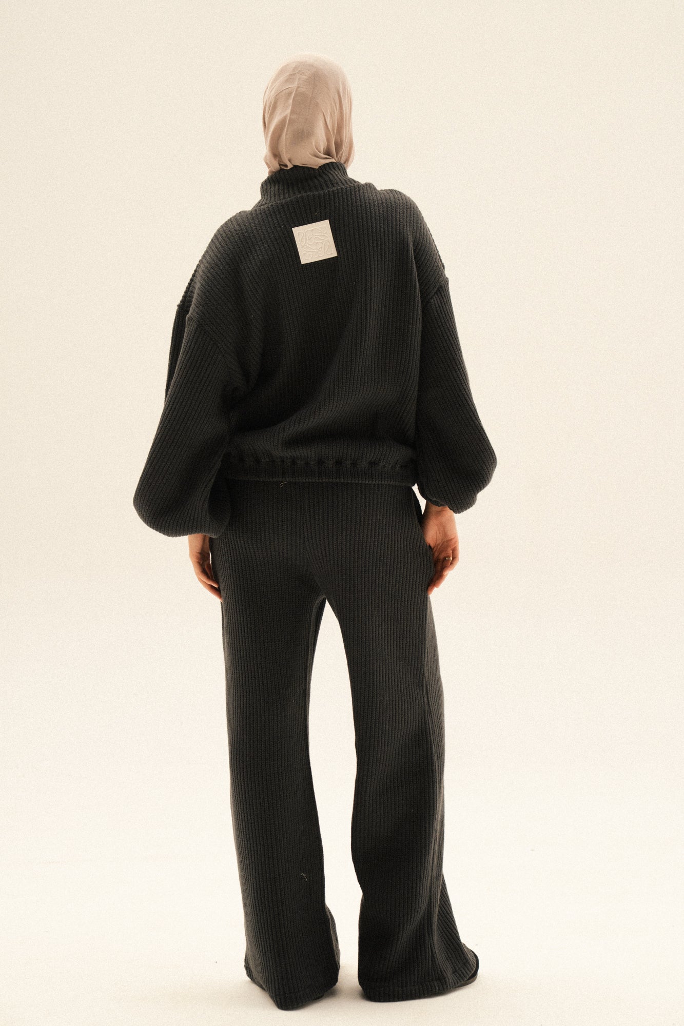 Elastic Knitted Set In Dark-grey