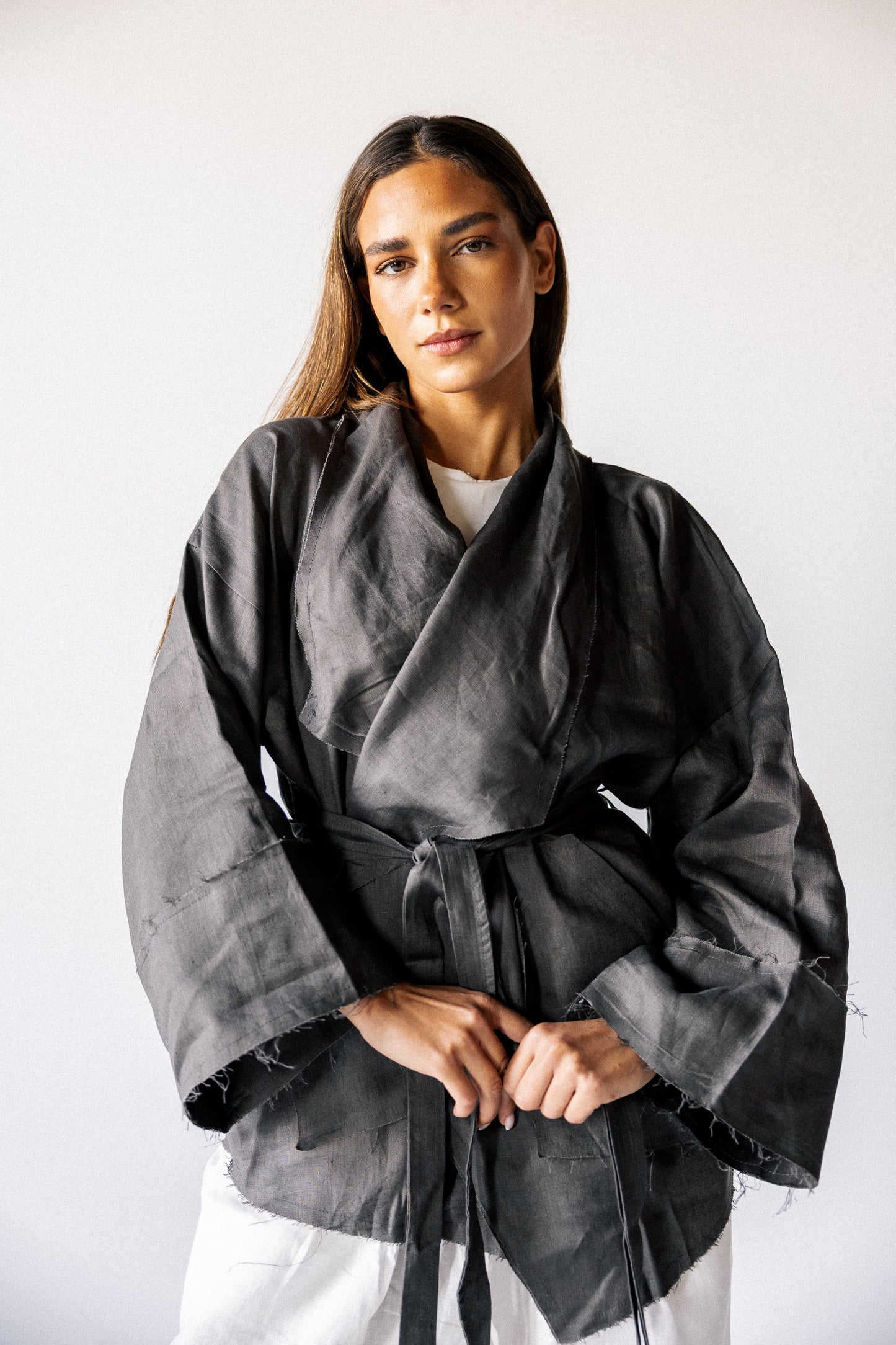 Collar kimono in dark grey
