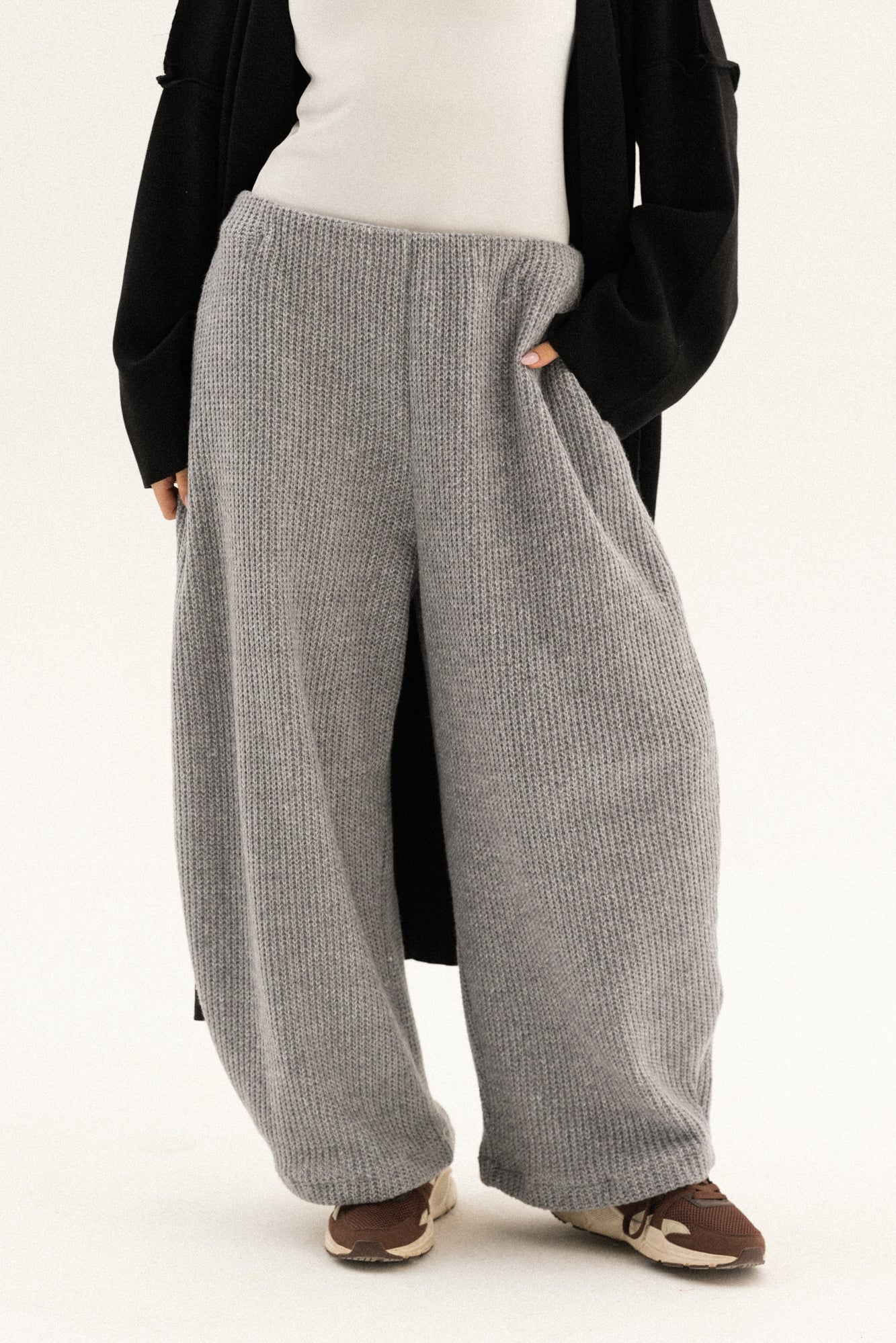 Balloon Knitted Pant In Grey