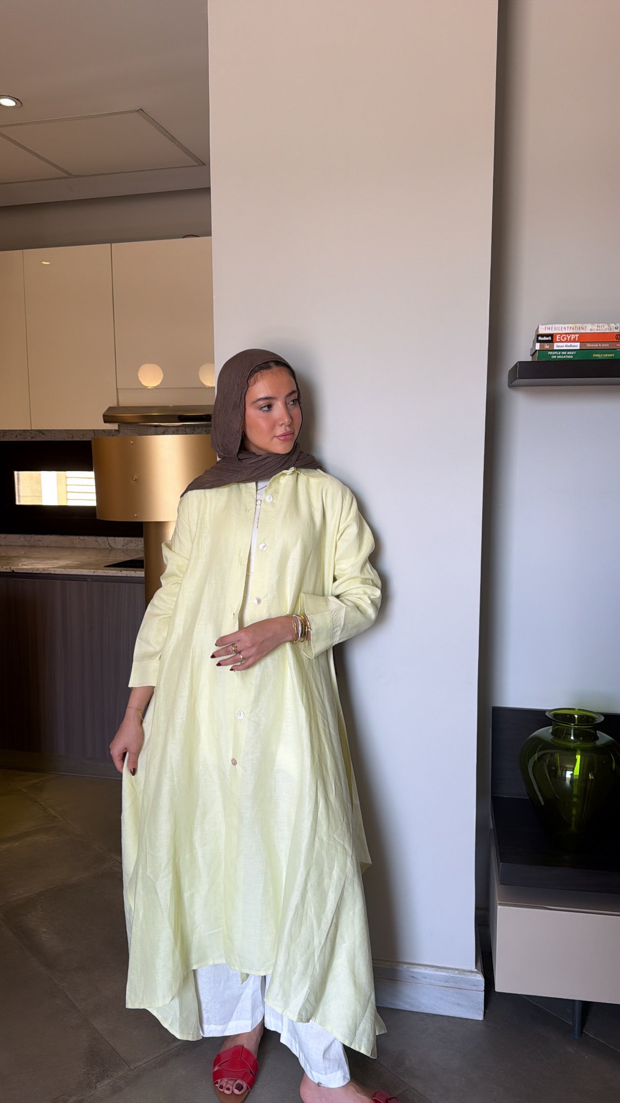 Long shirt in butter yellow