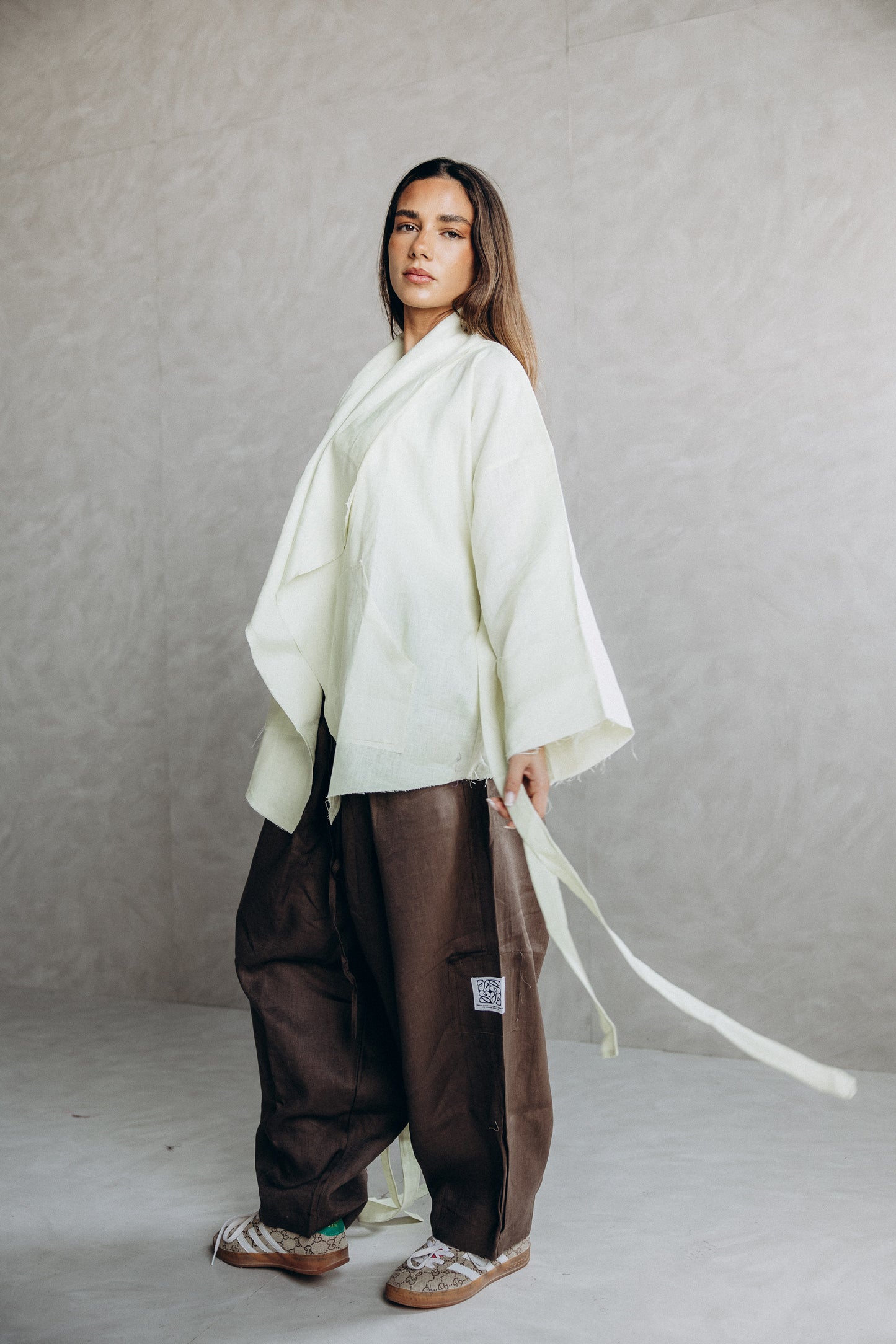 Collar kimono in butter yellow
