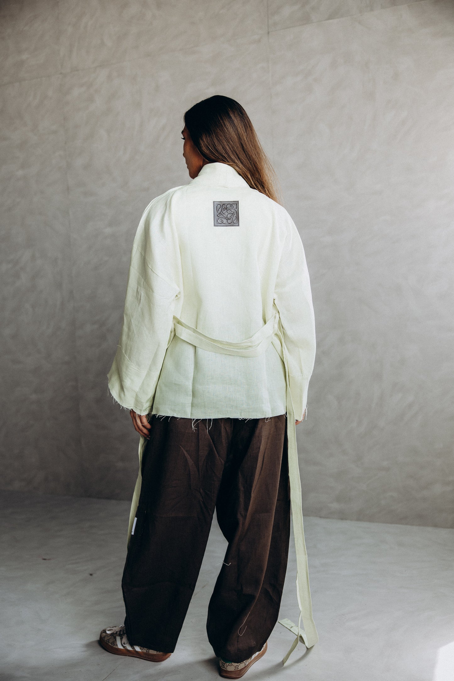 Collar kimono in butter yellow