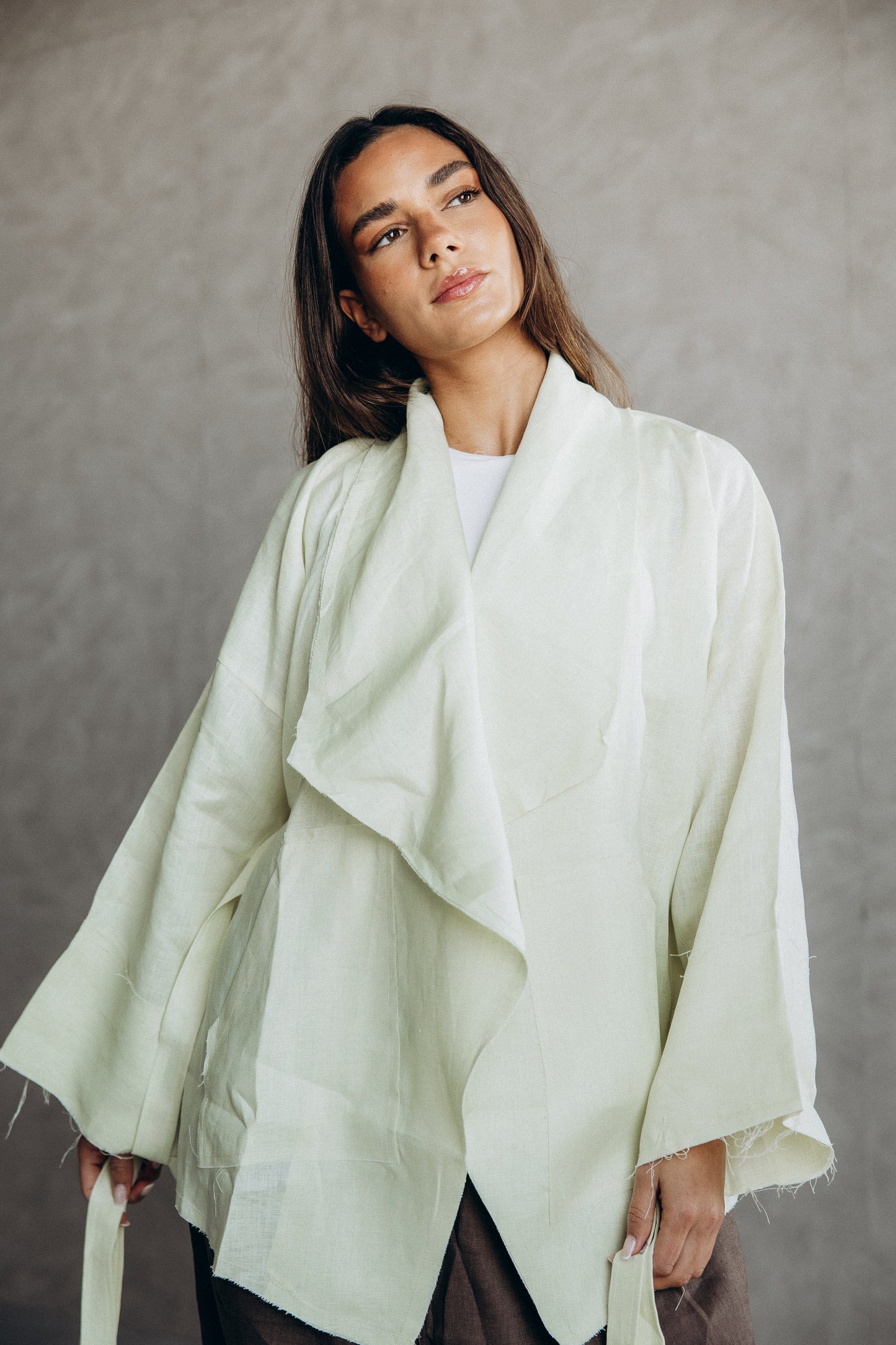 Collar kimono in butter yellow