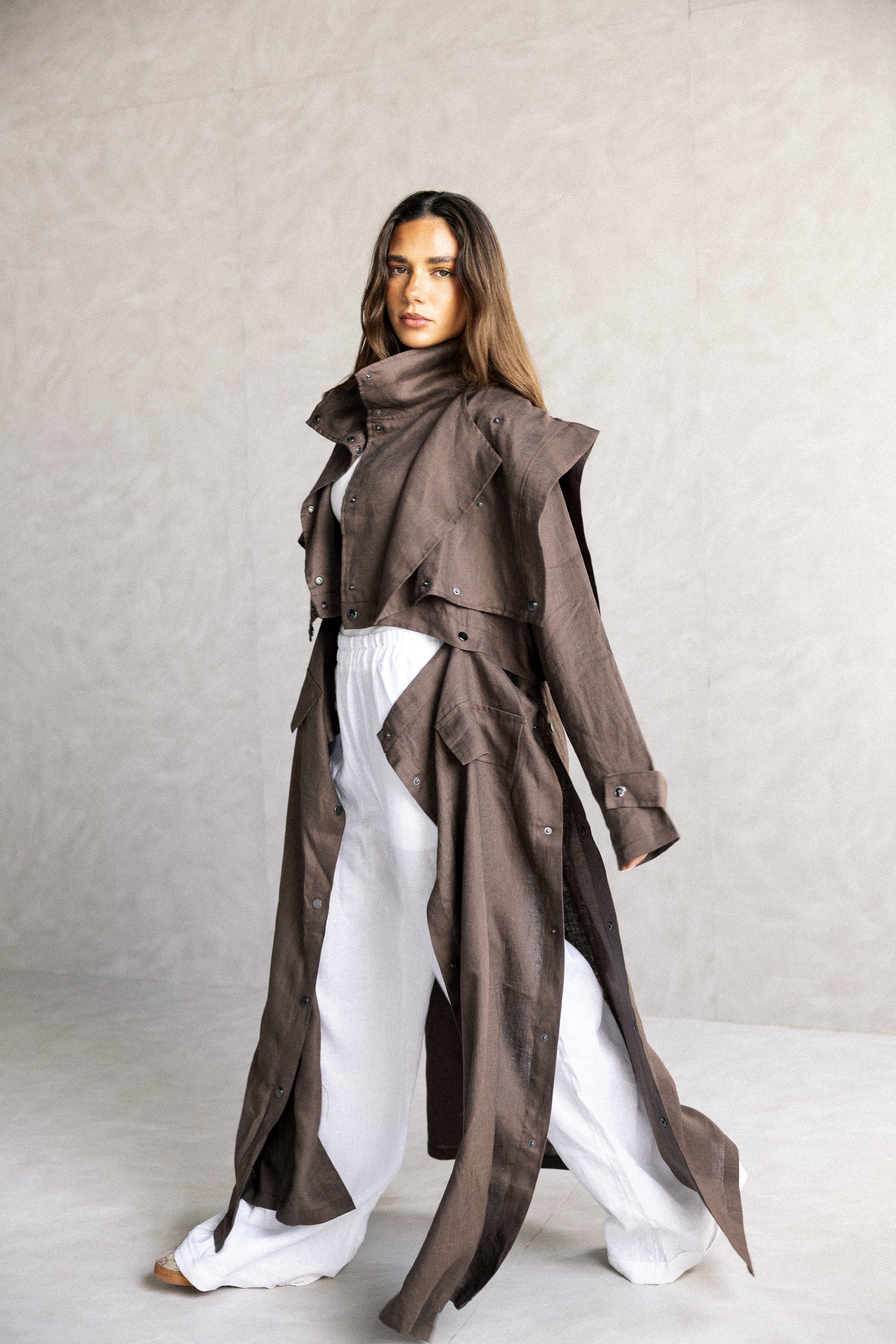 Jouzoor linen coat in brown