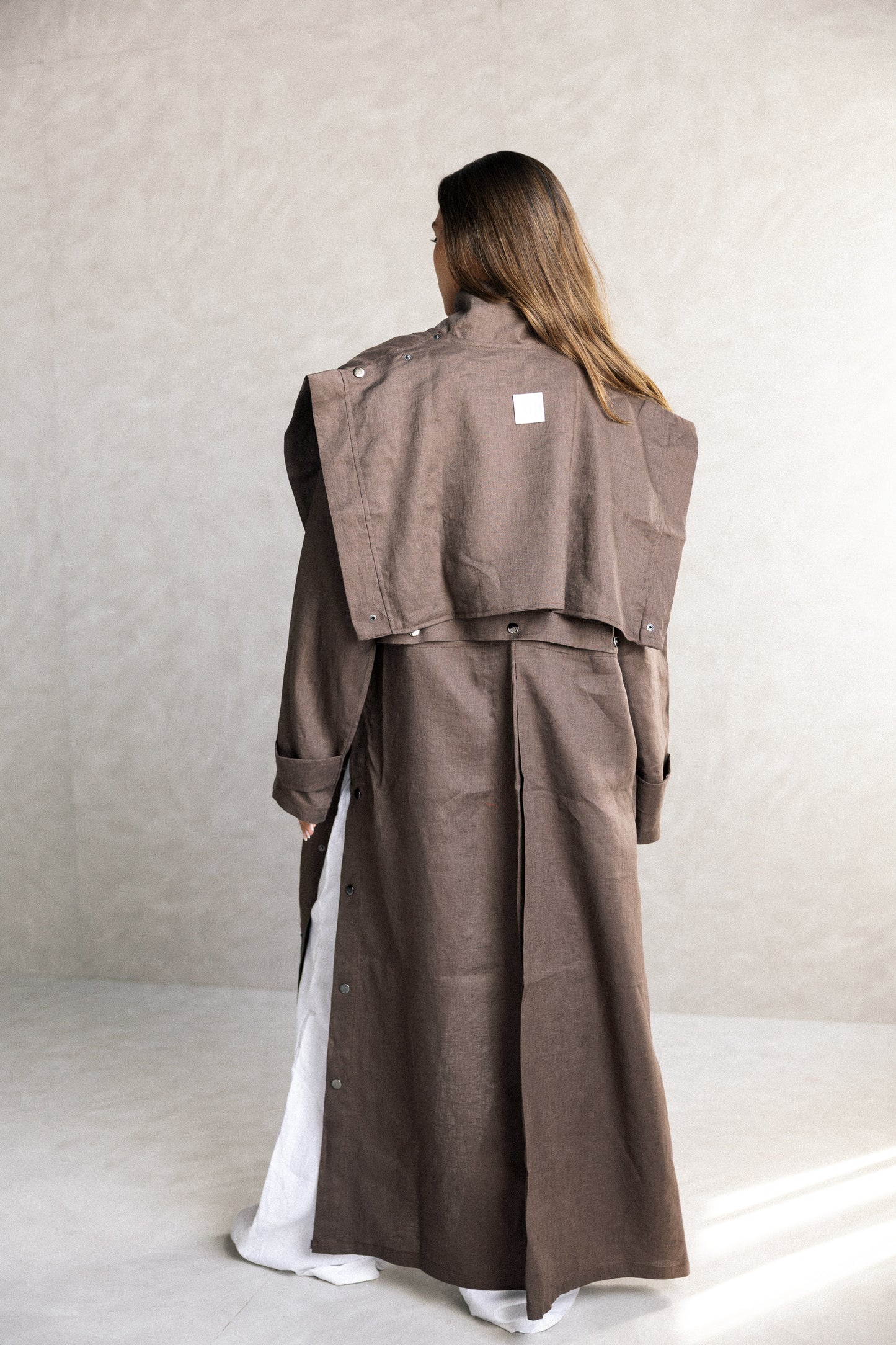 Jouzoor linen coat in brown