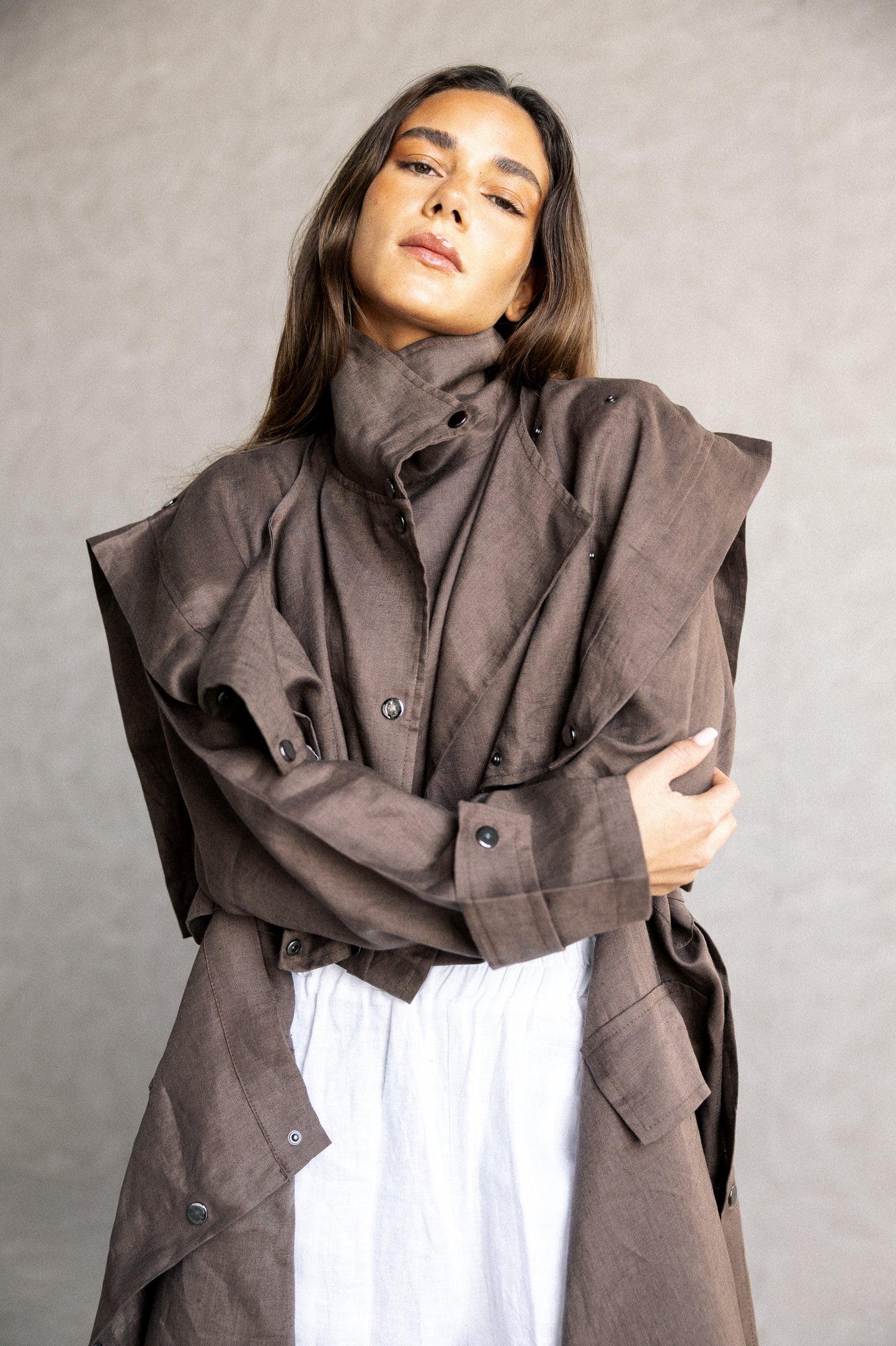 Jouzoor linen coat in brown