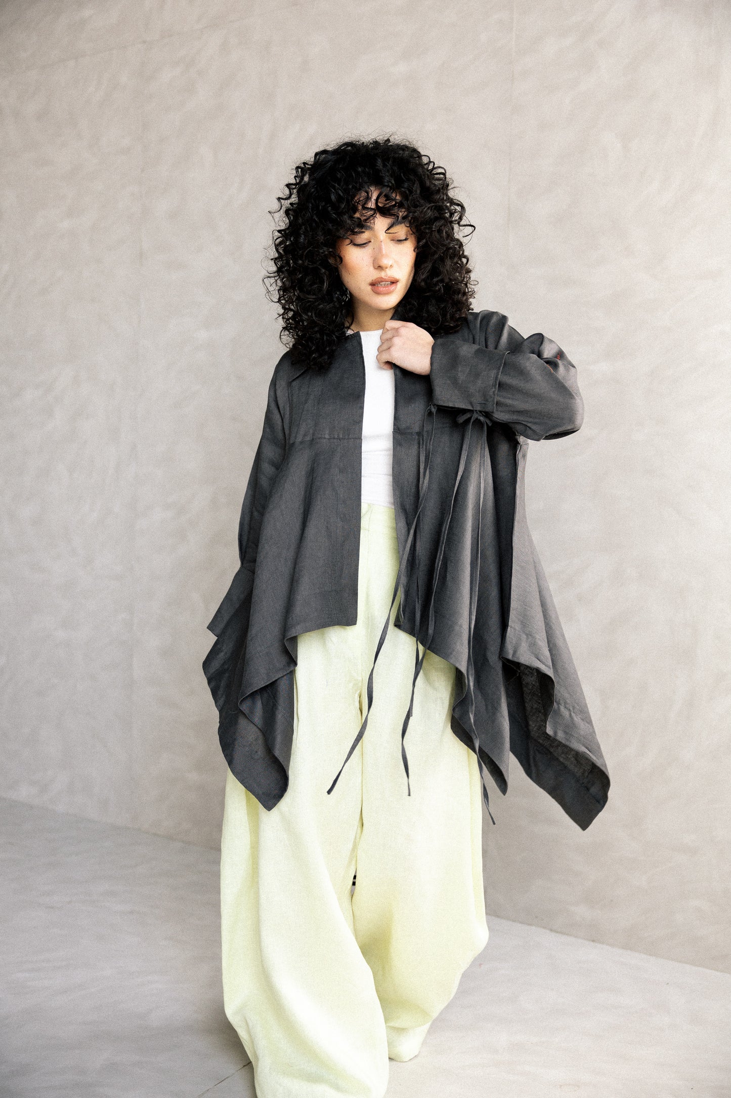 Double fringes kimono in dark grey