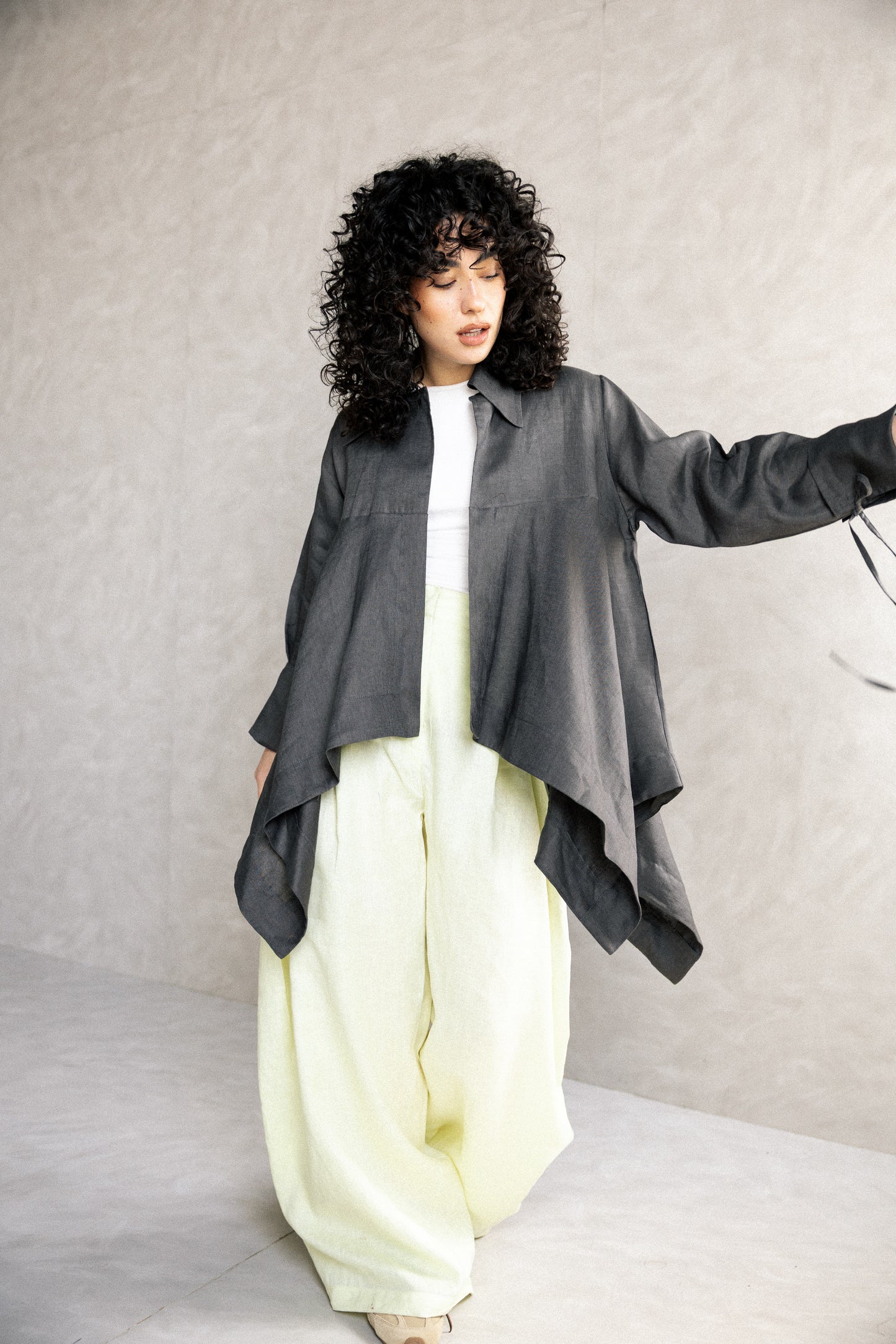 Double fringes kimono in dark grey