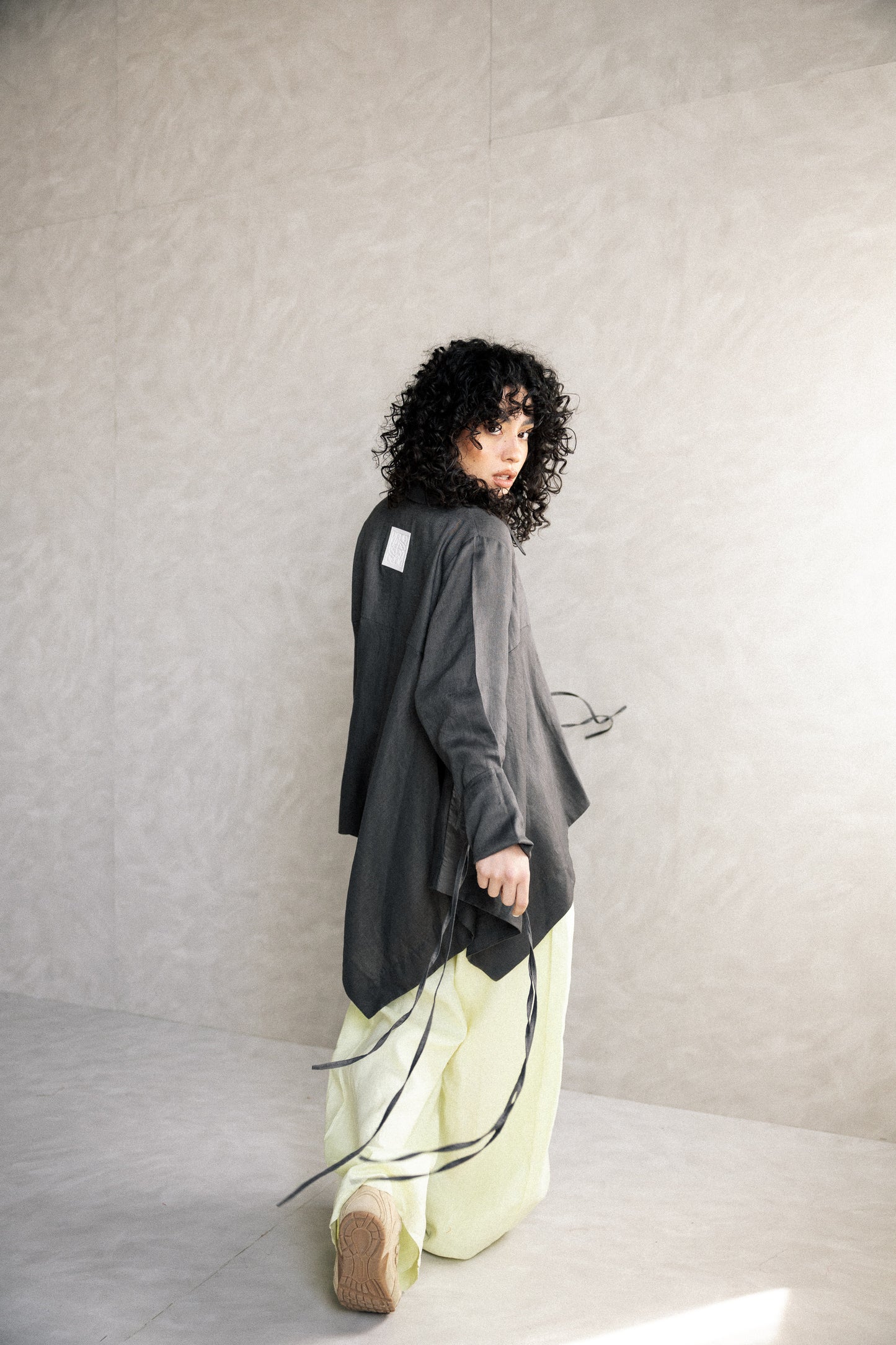 Double fringes kimono in dark grey