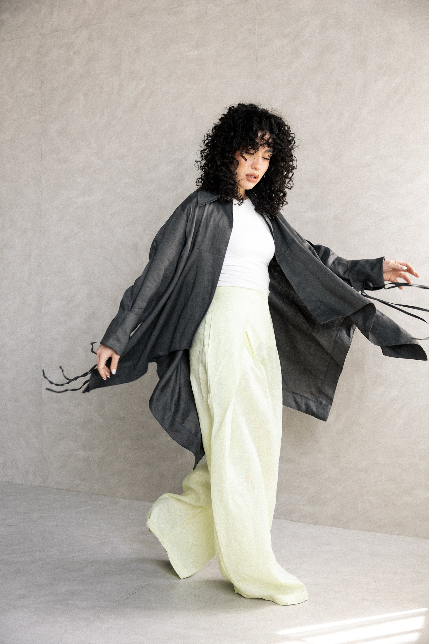 Double fringes kimono in dark grey