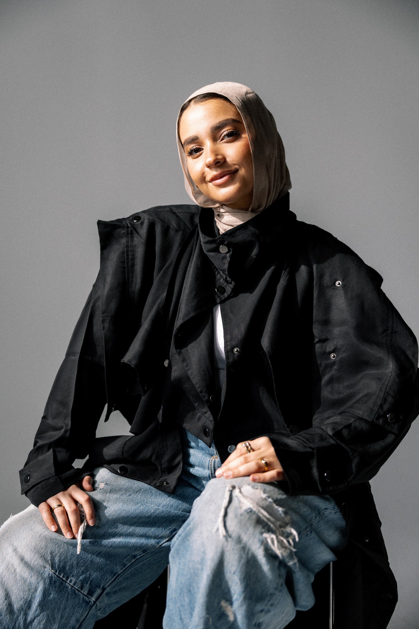Jouzoor tensile coat in black