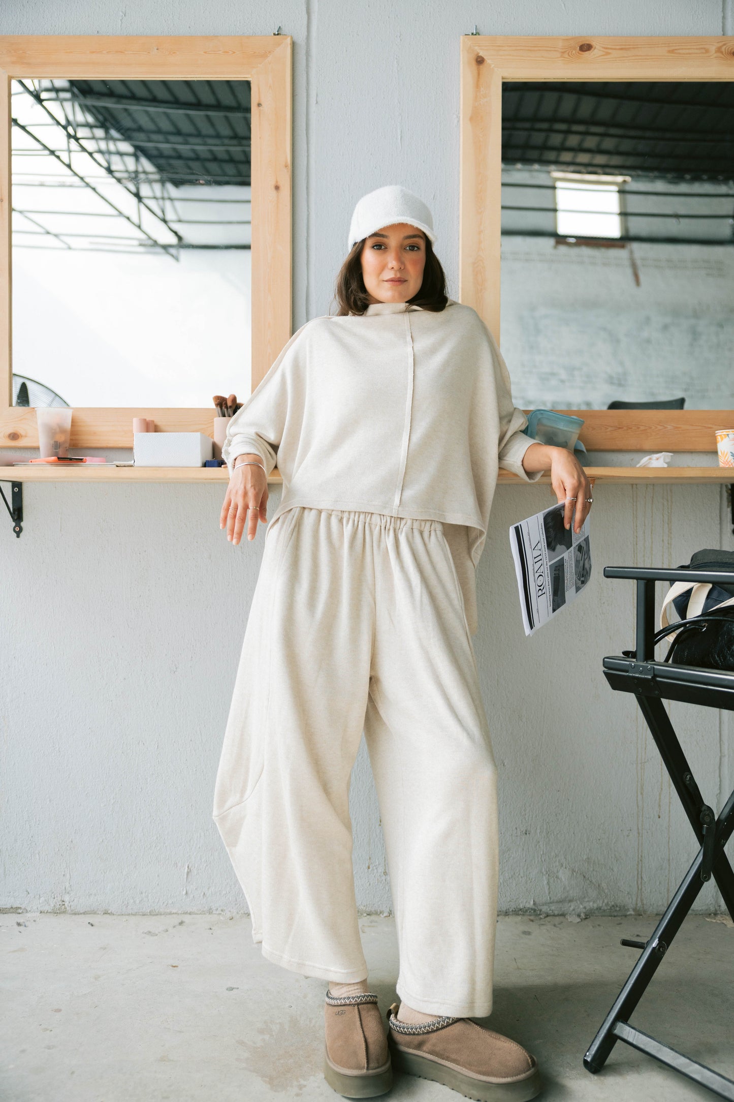 Signature wool set in cafe