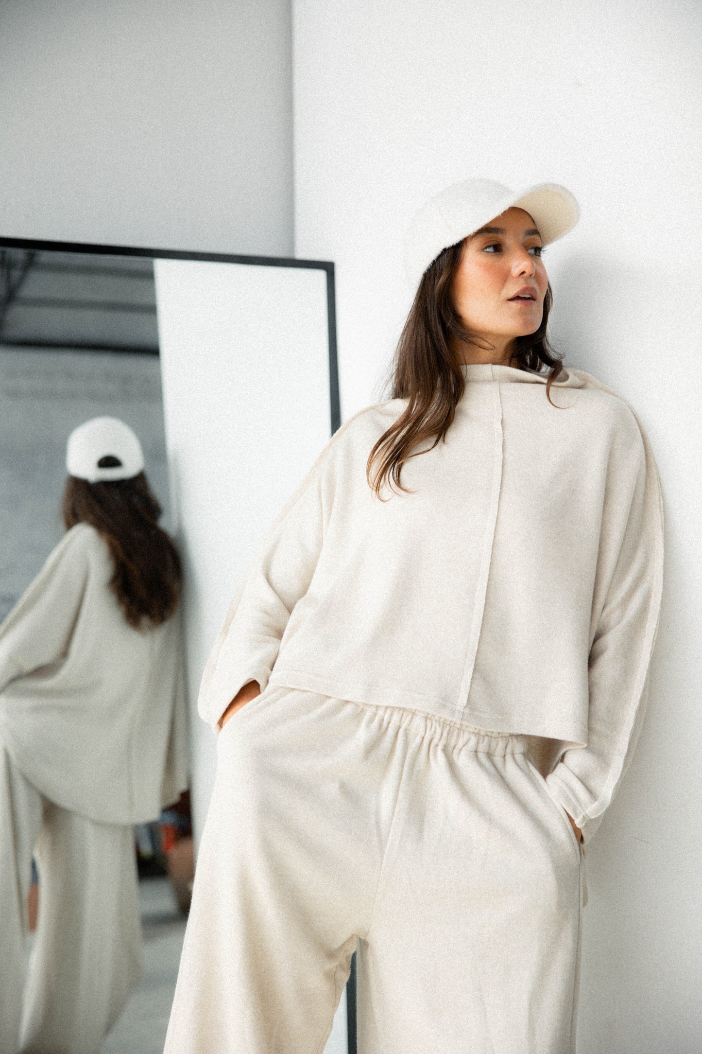 Signature wool set in cafe
