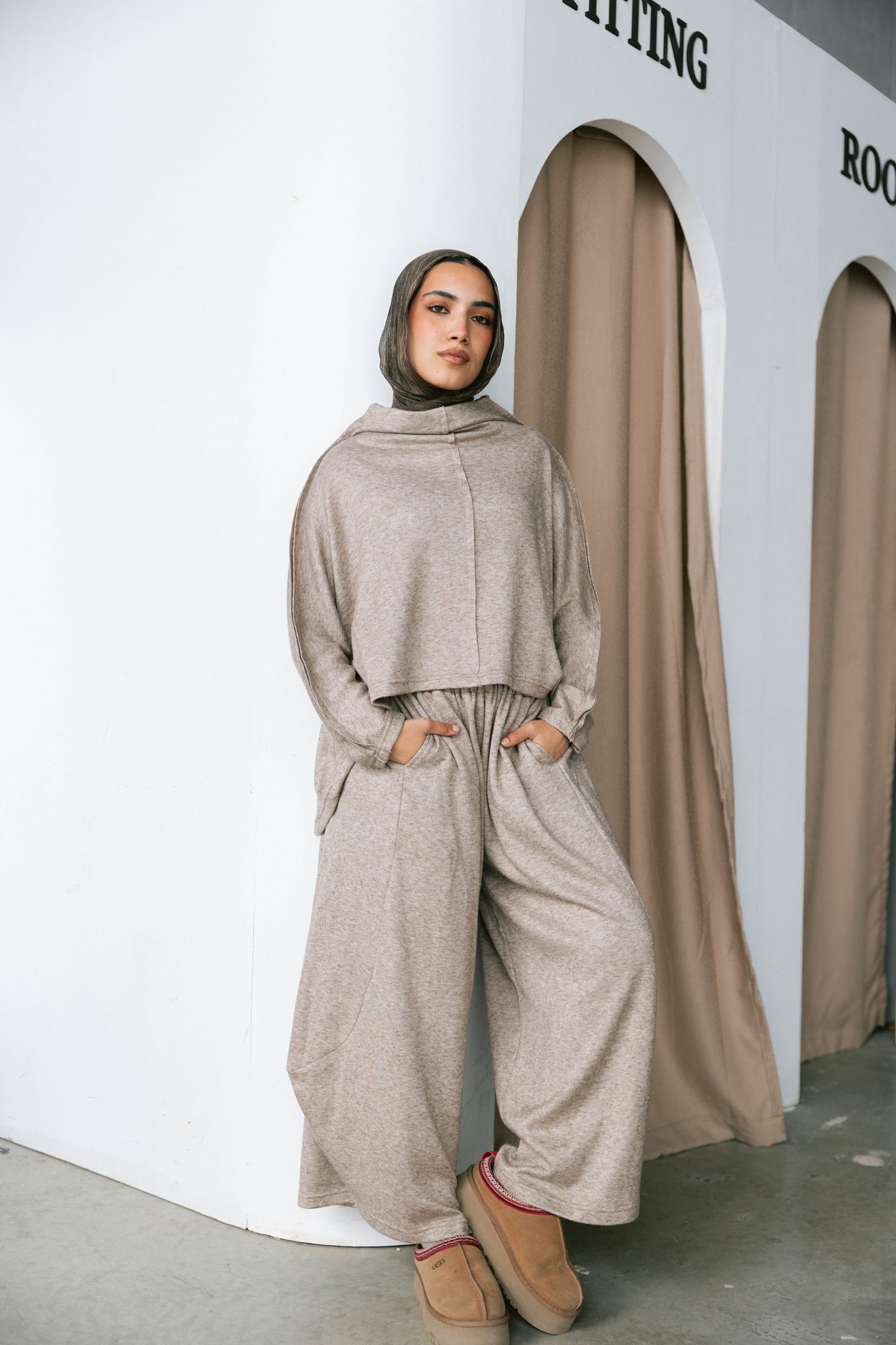 Signature wool set in dark cafe