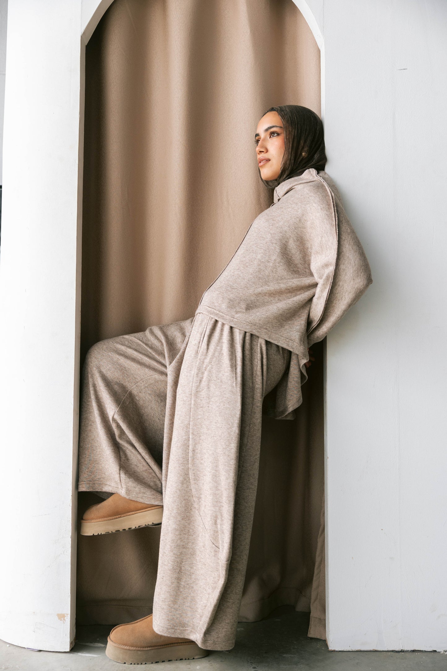 Signature wool set in dark cafe