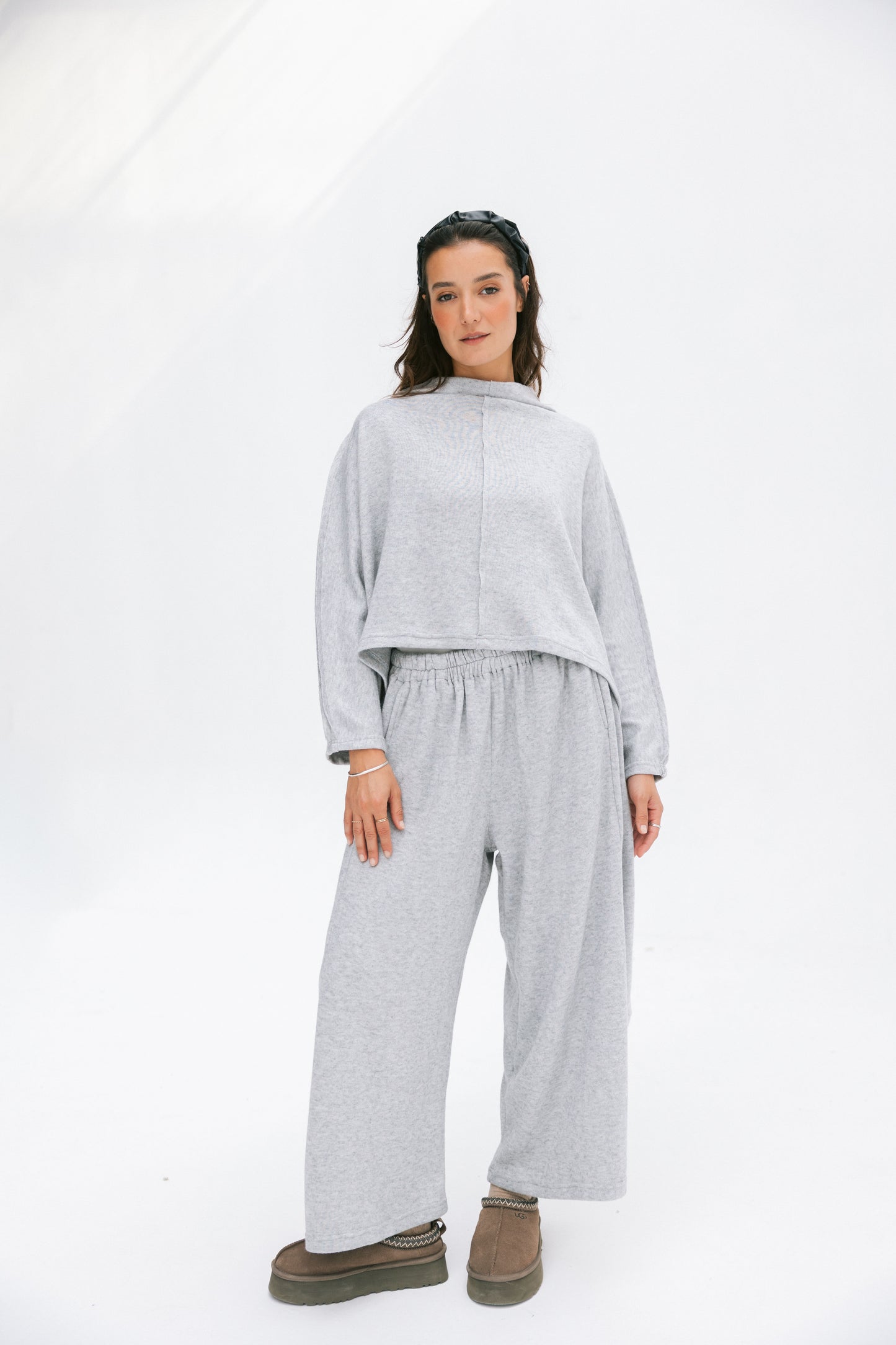 Signature wool set in grey