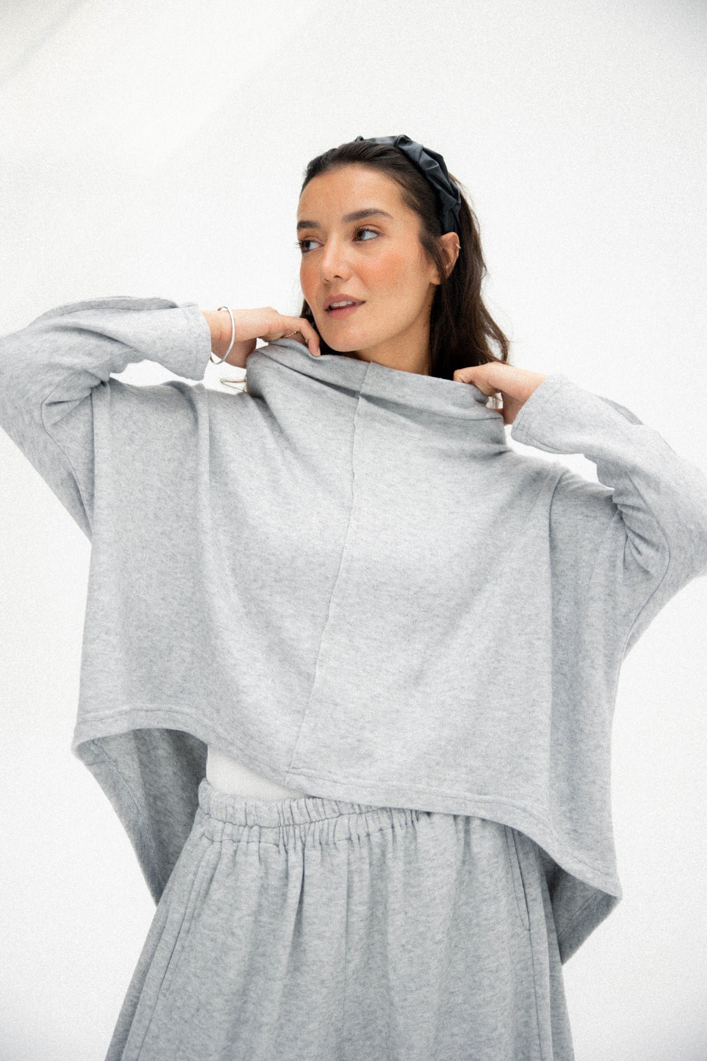 Signature wool set in grey