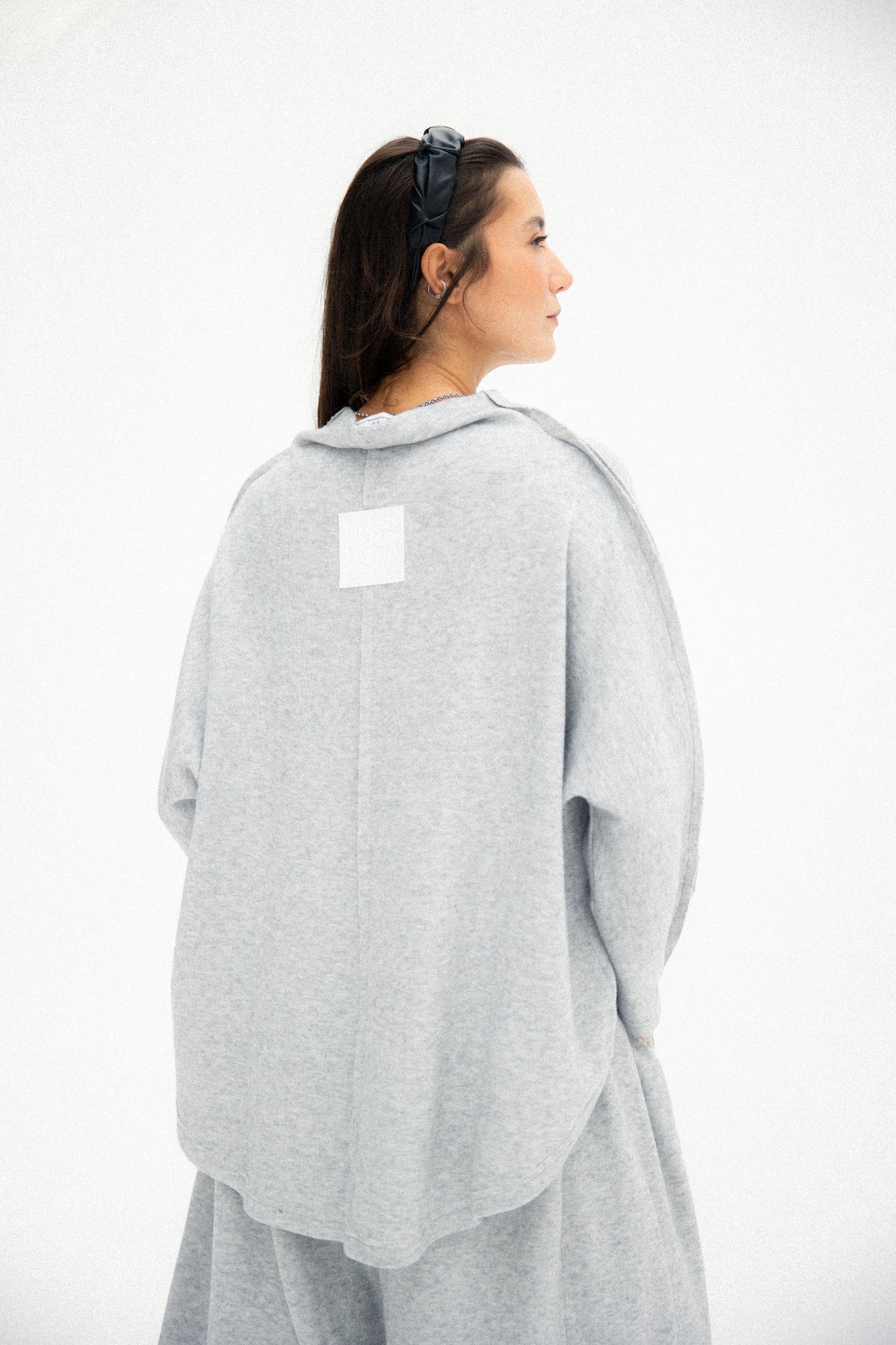 Signature wool set in grey