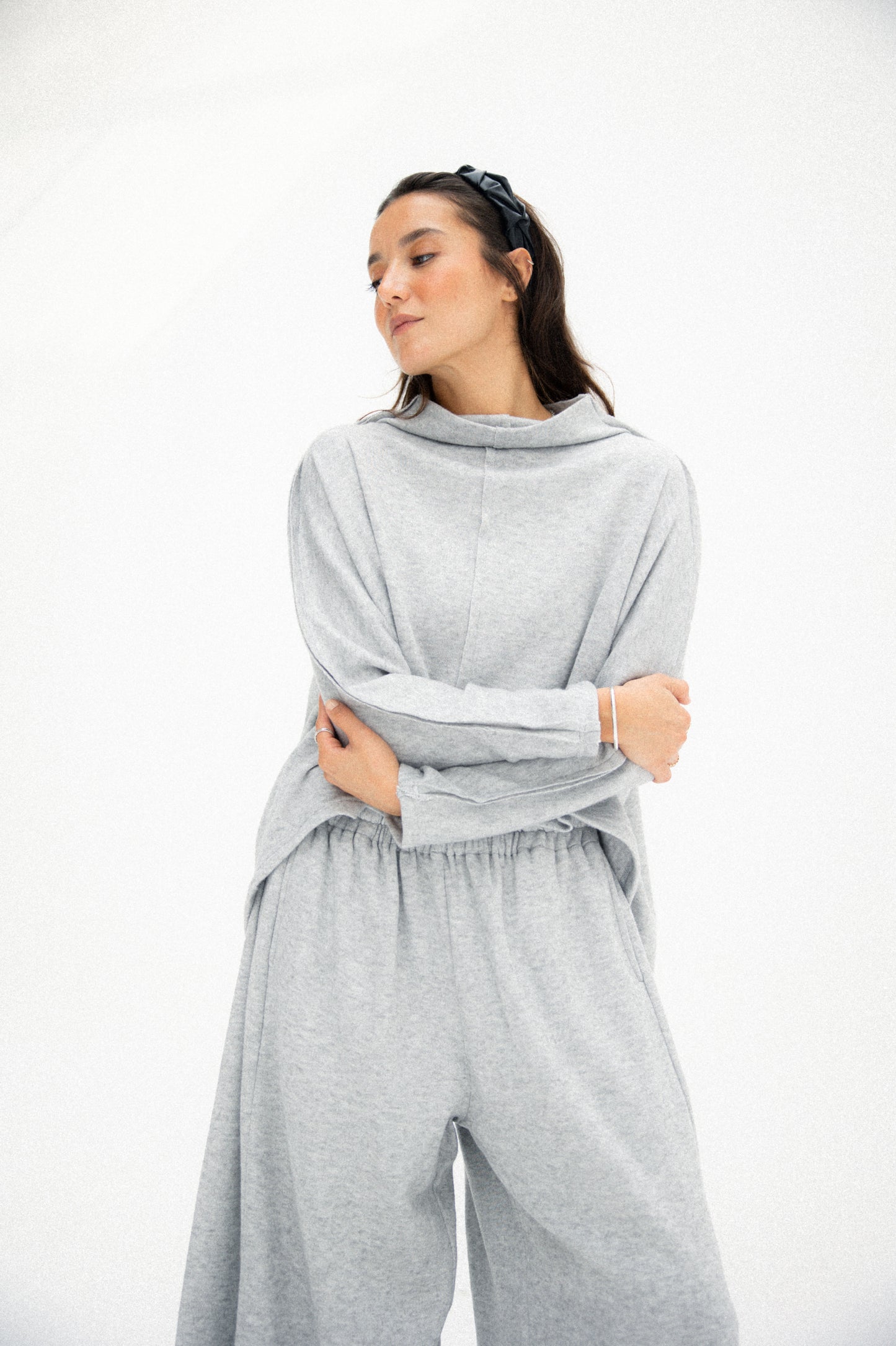 Signature wool set in grey