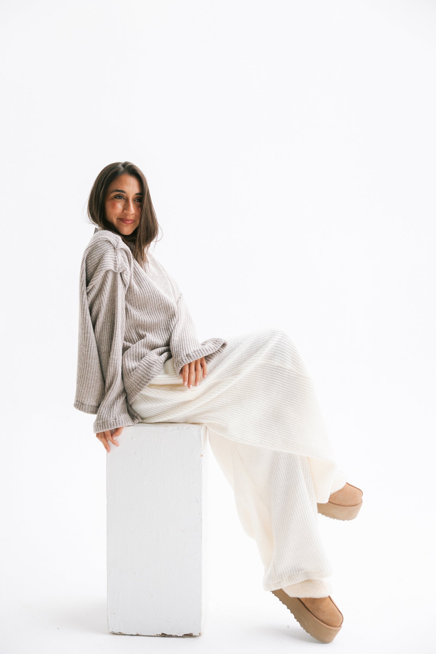 Shoulder pullover in cafe