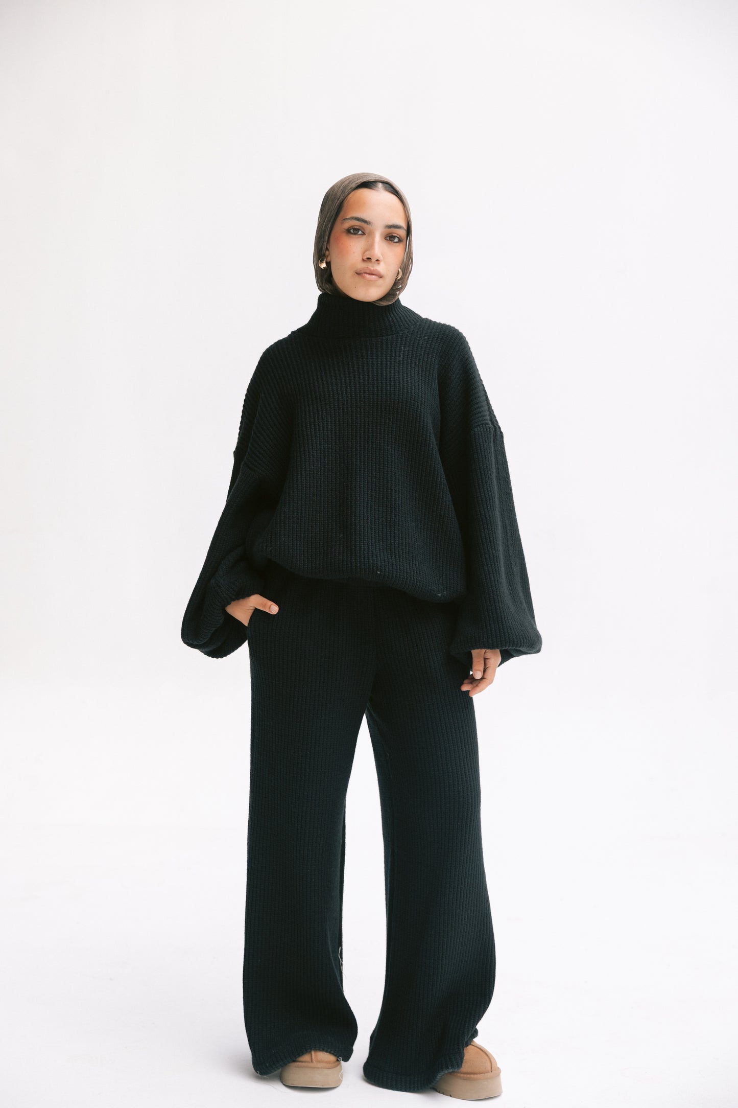 Elastic Knitted Set In Black