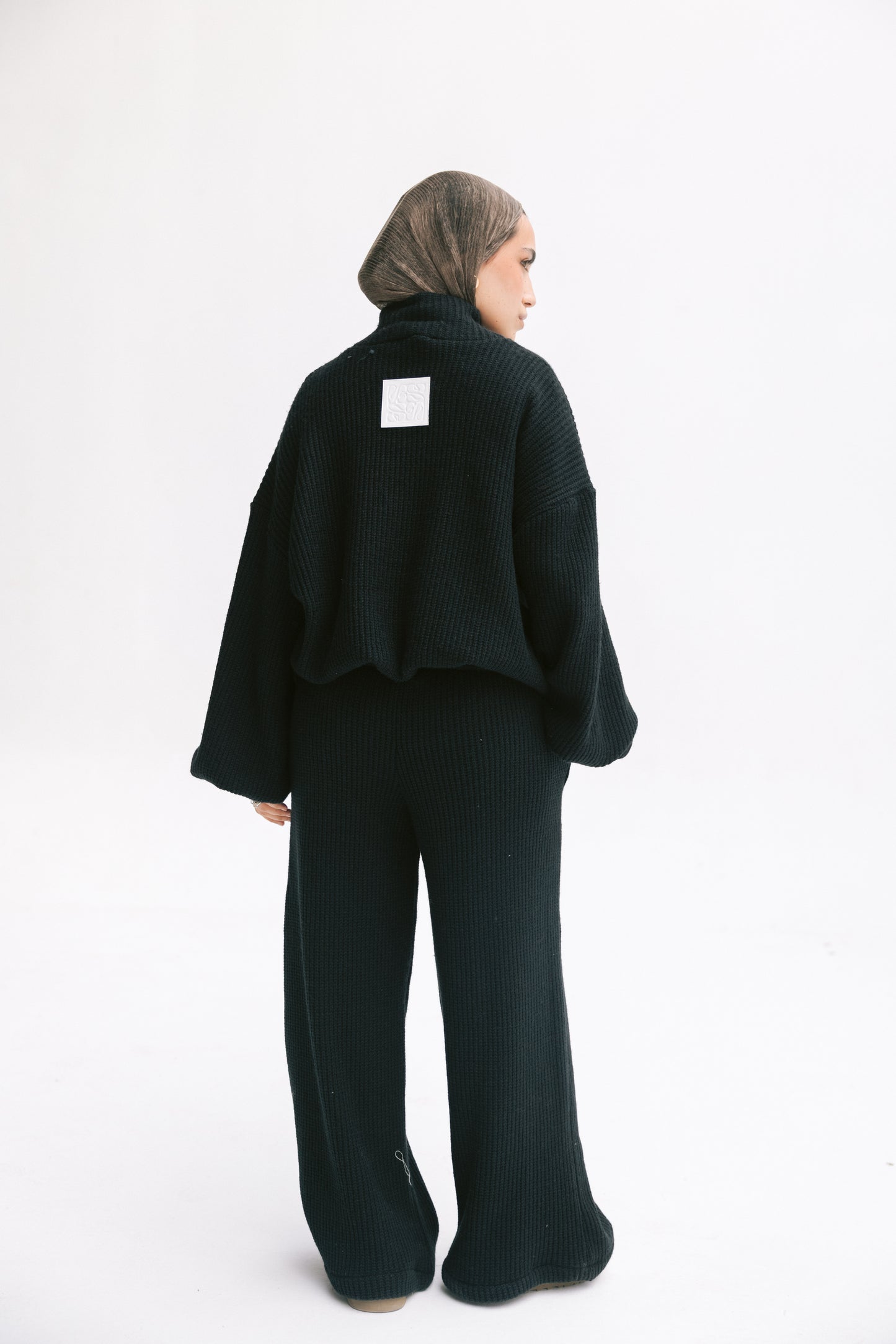 Elastic Knitted Set In Black
