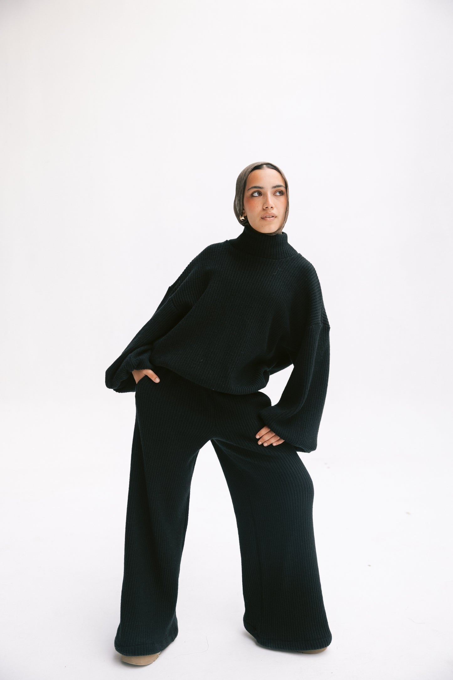 Elastic Knitted Set In Black