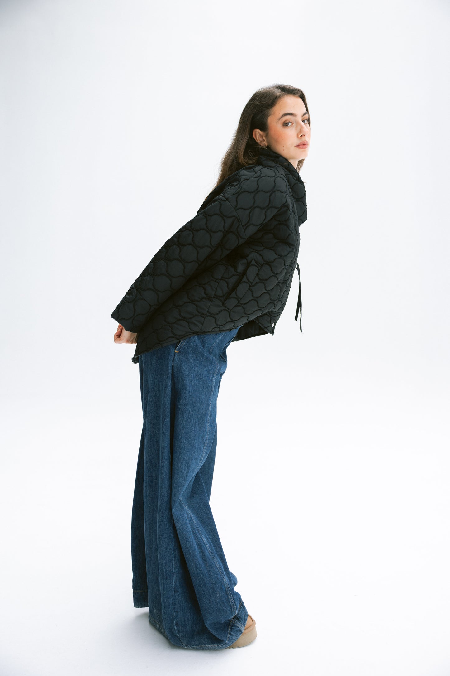 Collar puffer jacket in black
