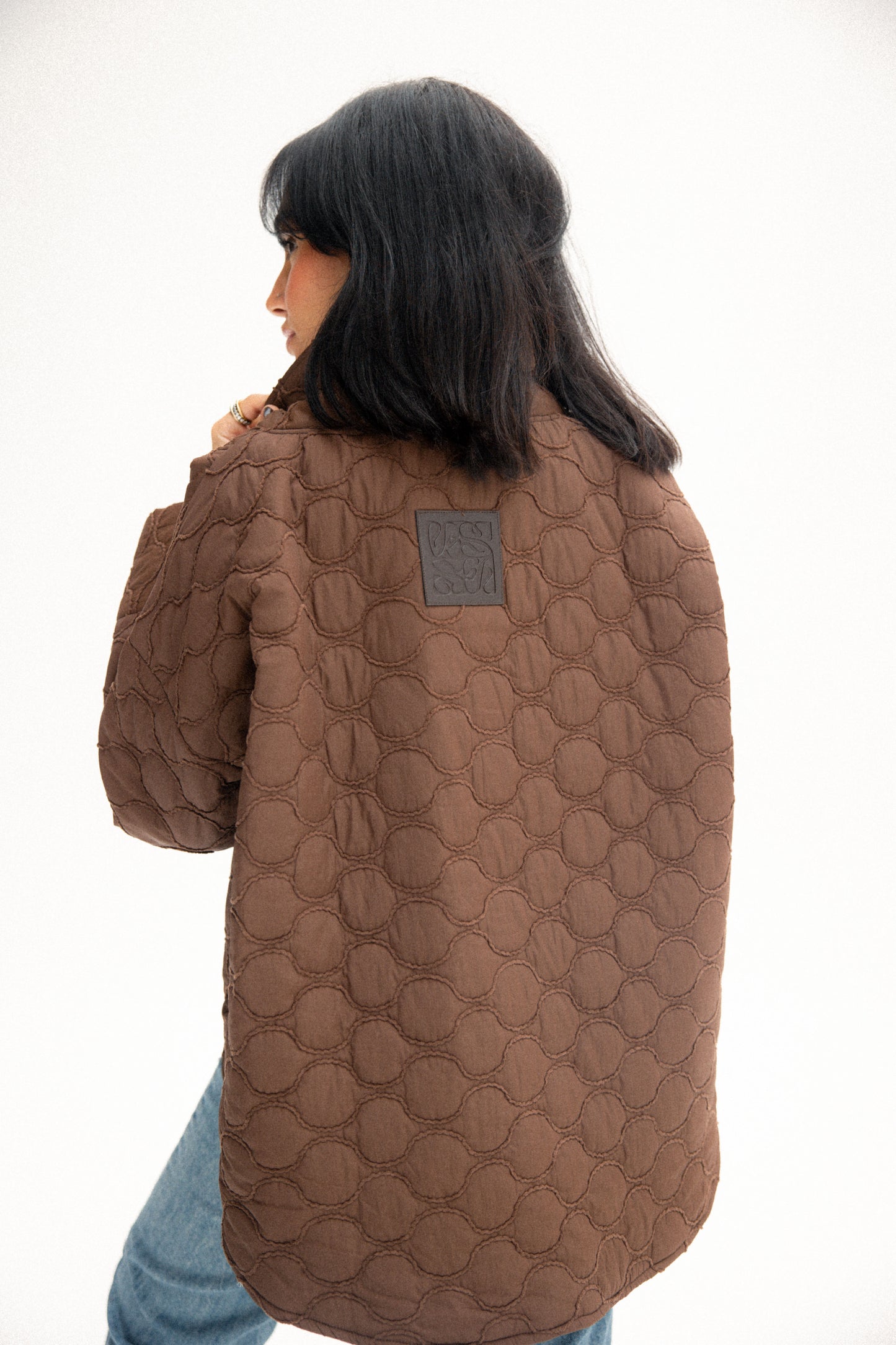 Collar puffer jacket in brown