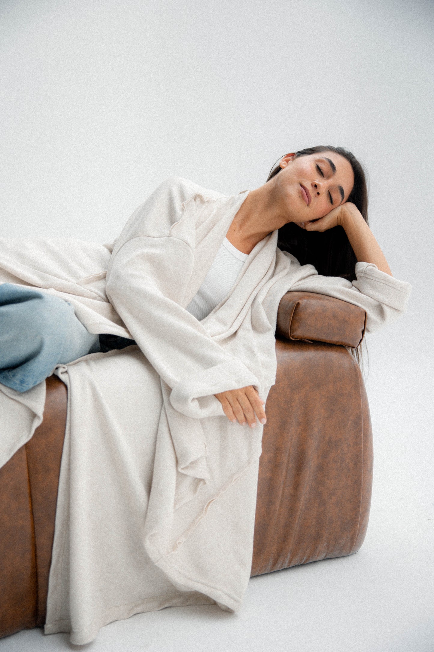 V kimono in off-white