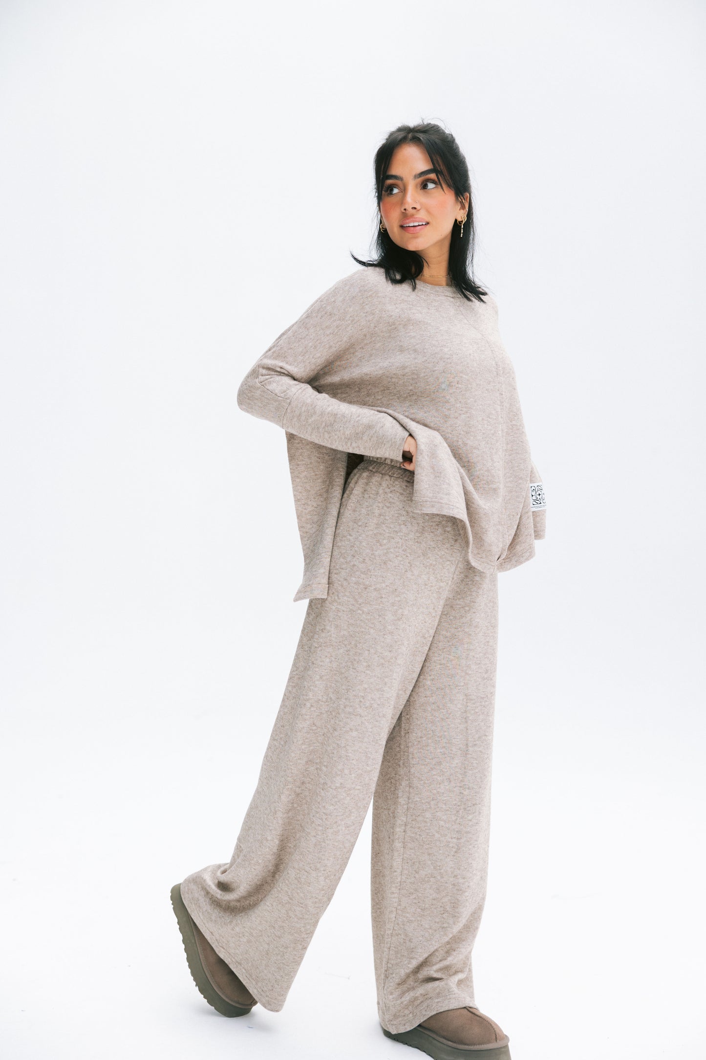 Basic wool set in cafe