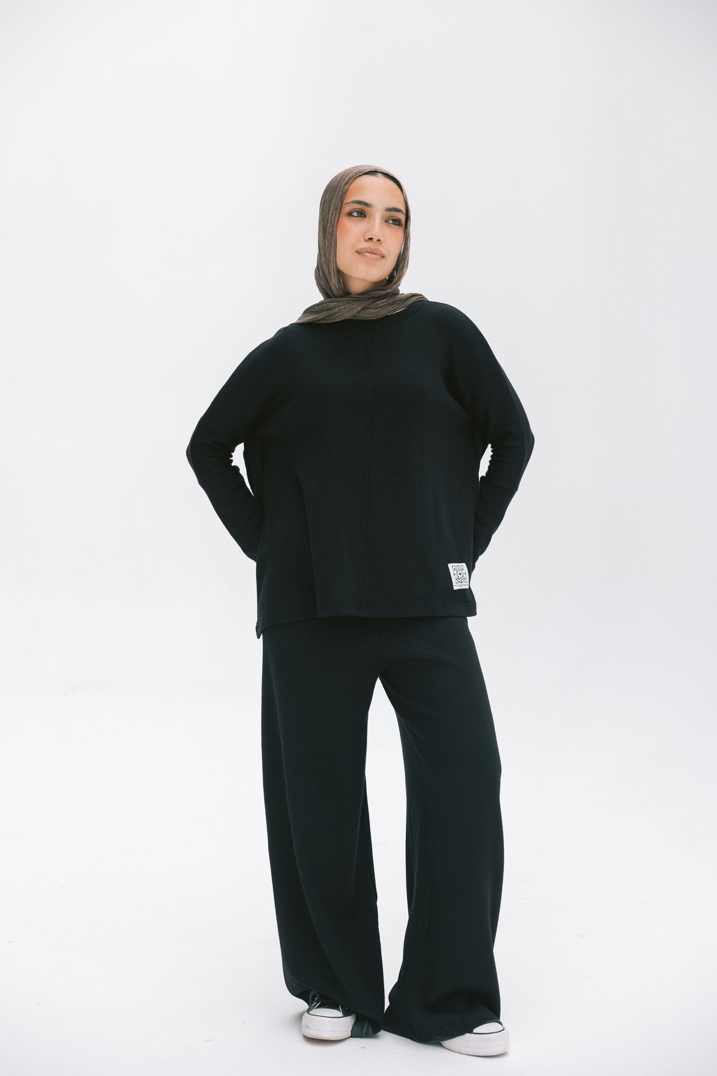 Basic wool set in black