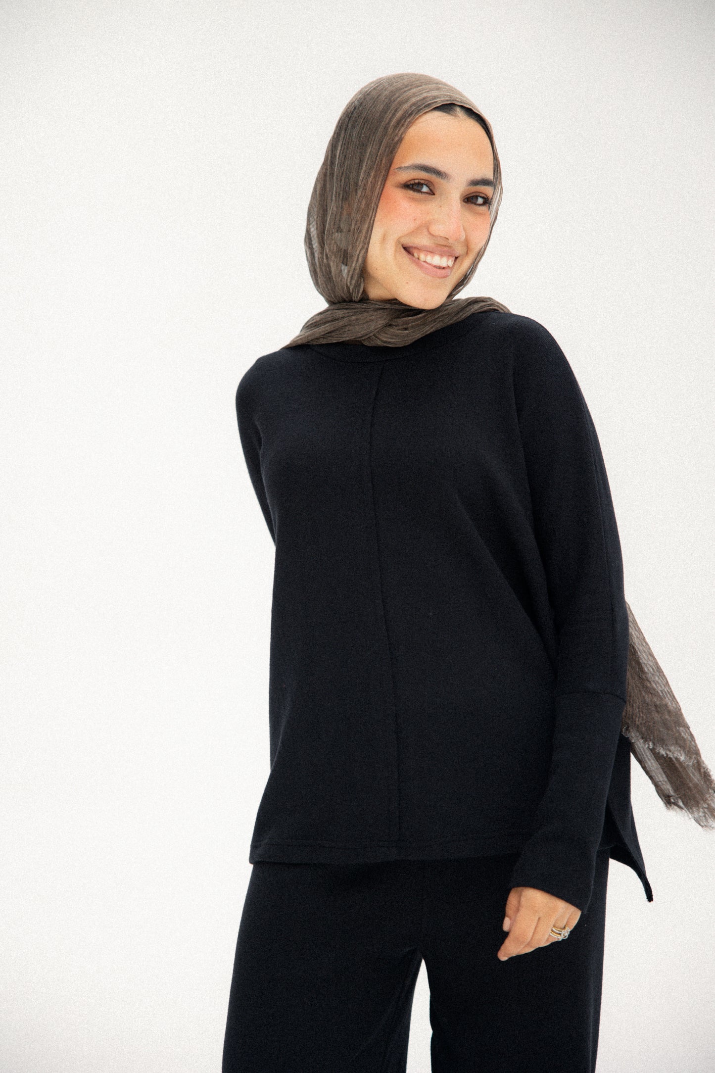 Basic wool set in black