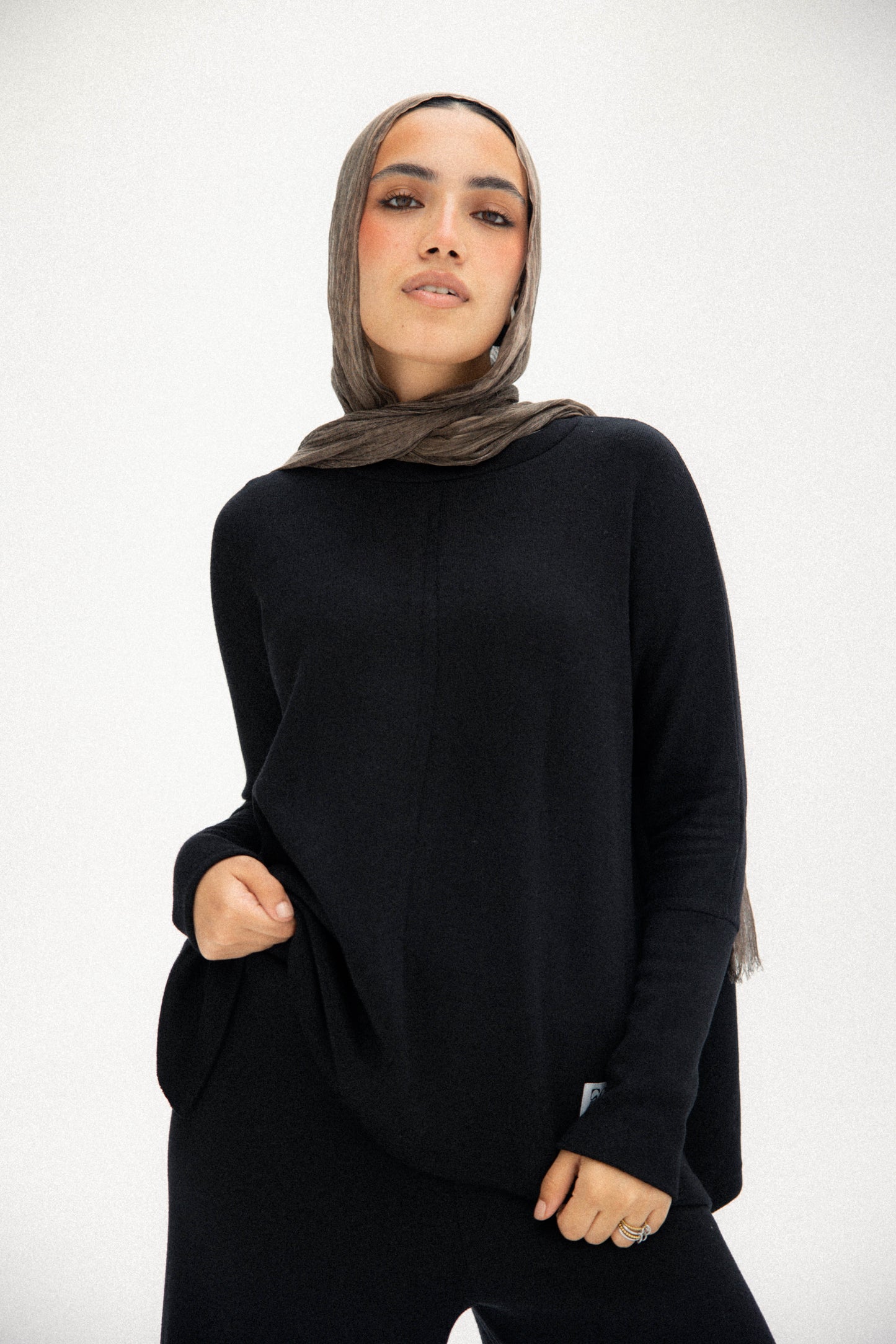 Basic wool set in black