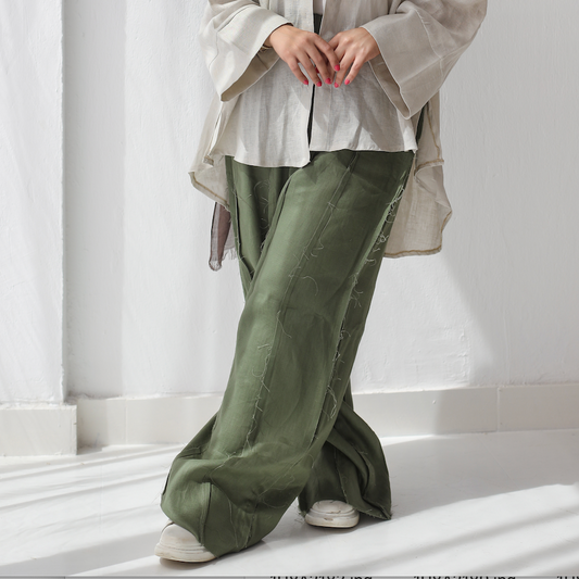 Unfinished daily pant in olive